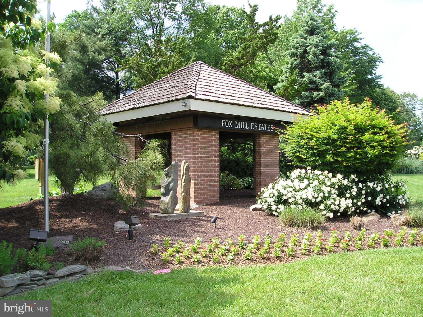 FOX MILL ESTATES - Residential
