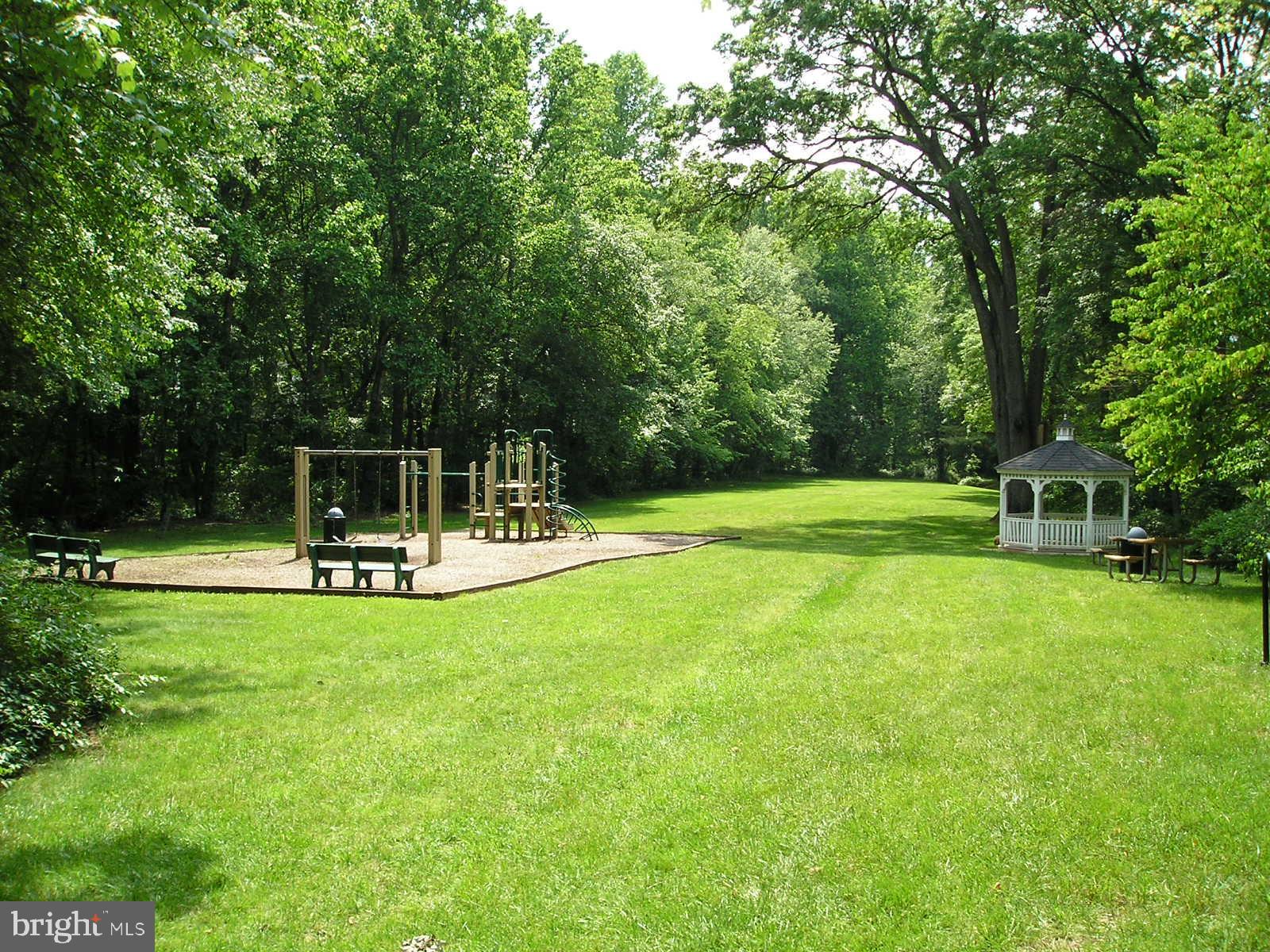 FOX MILL ESTATES - Residential