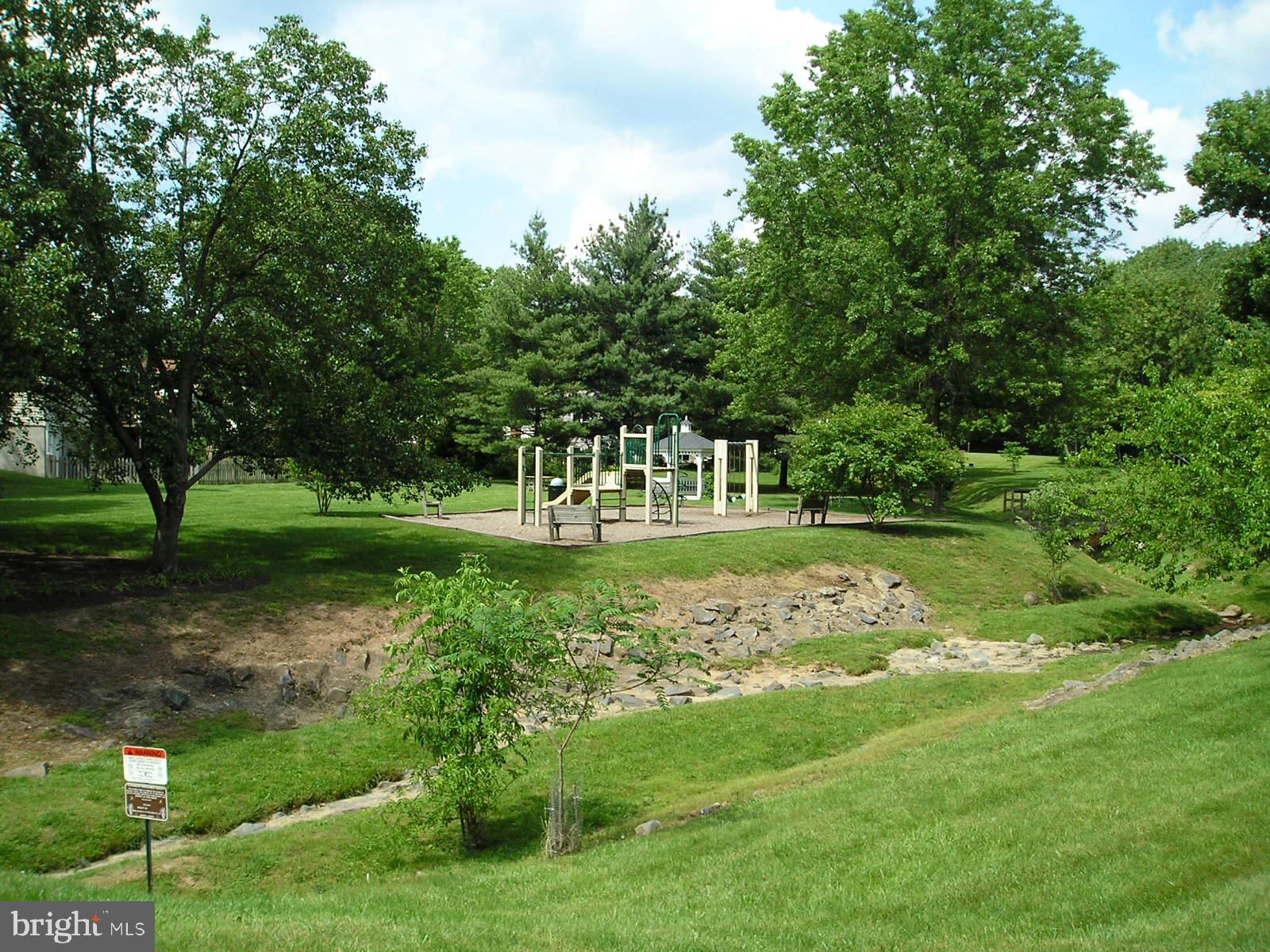 FOX MILL ESTATES - Residential