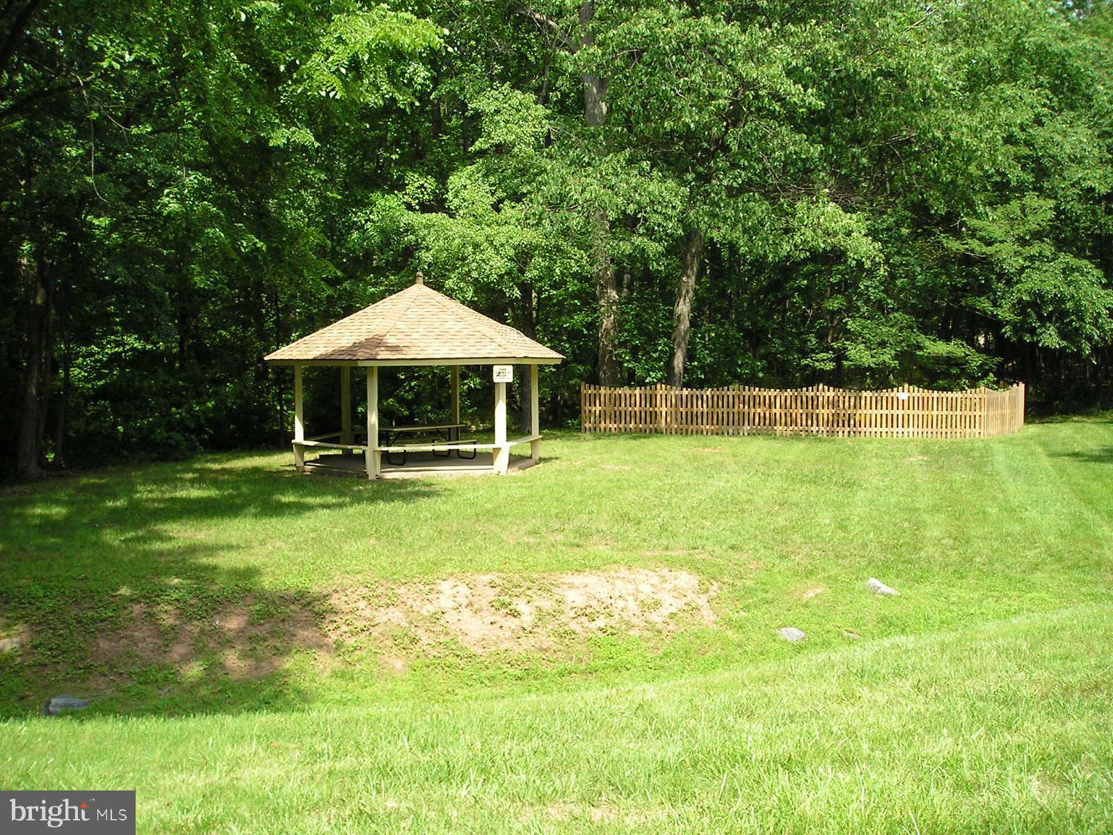 FOX MILL ESTATES - Residential