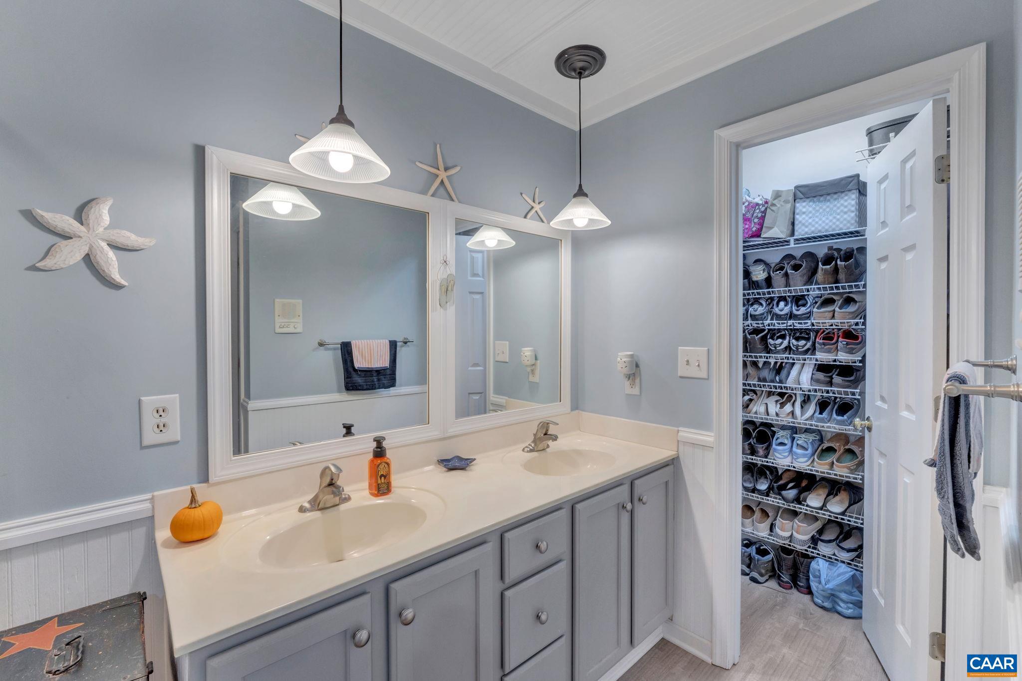 SHENANDOAH CROSSING - Residential