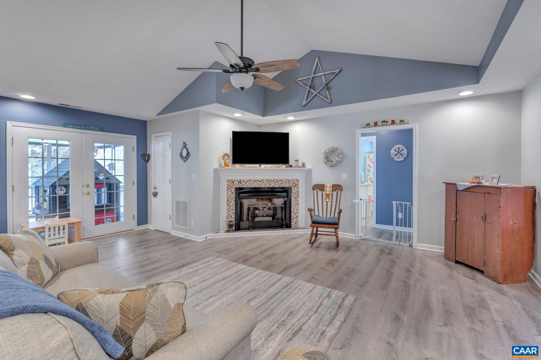 SHENANDOAH CROSSING - Residential