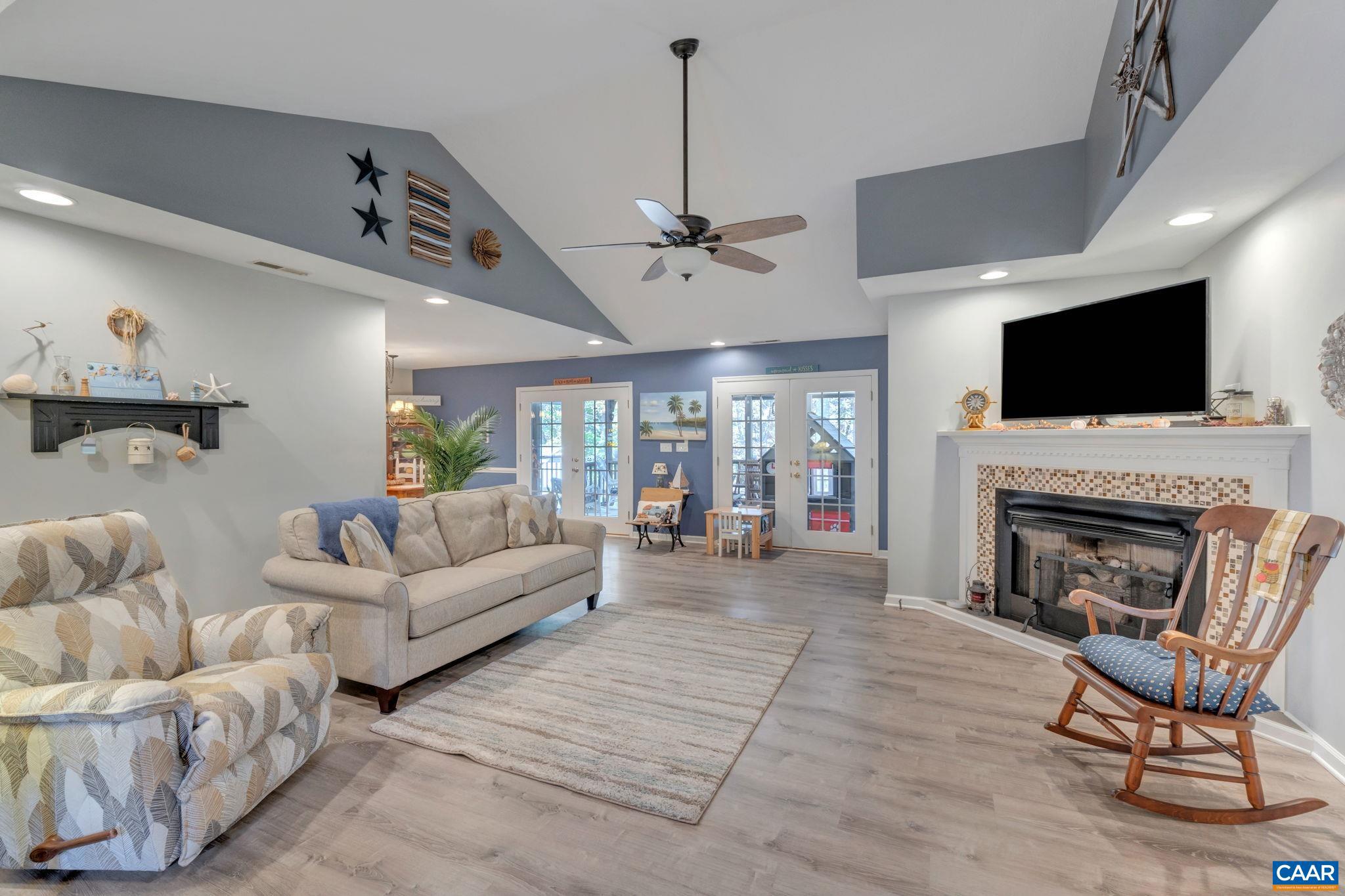 SHENANDOAH CROSSING - Residential