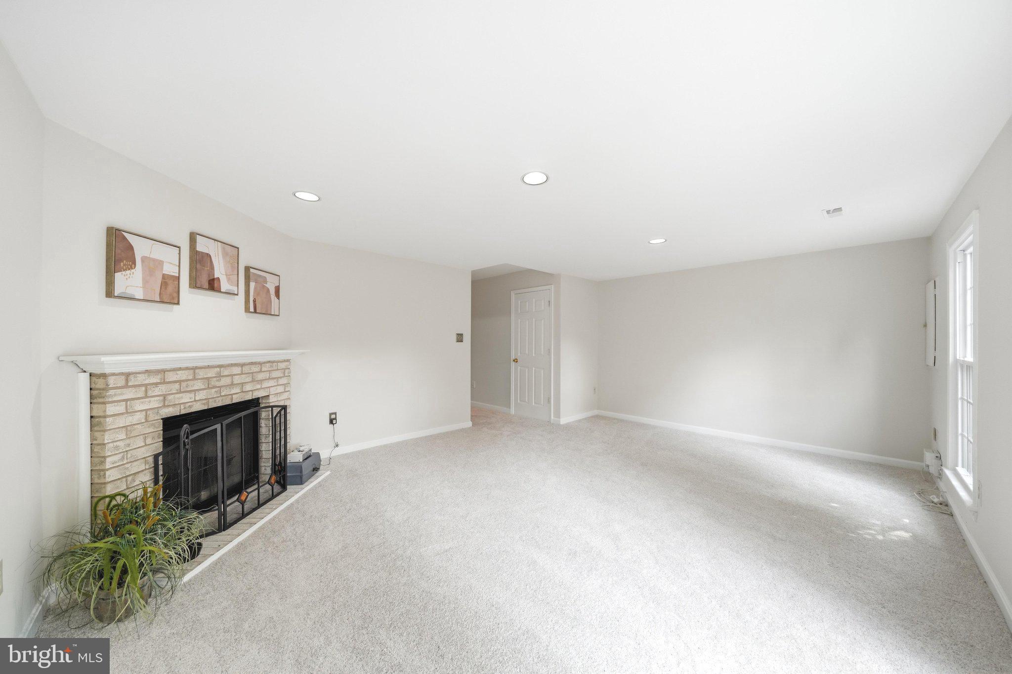 ROCKSHIRE TOWNHOMES - Residential