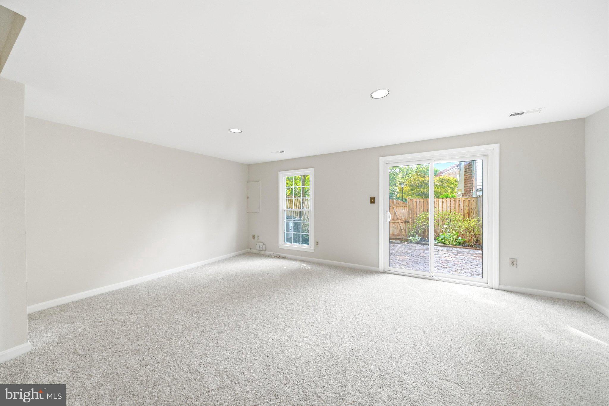 ROCKSHIRE TOWNHOMES - Residential