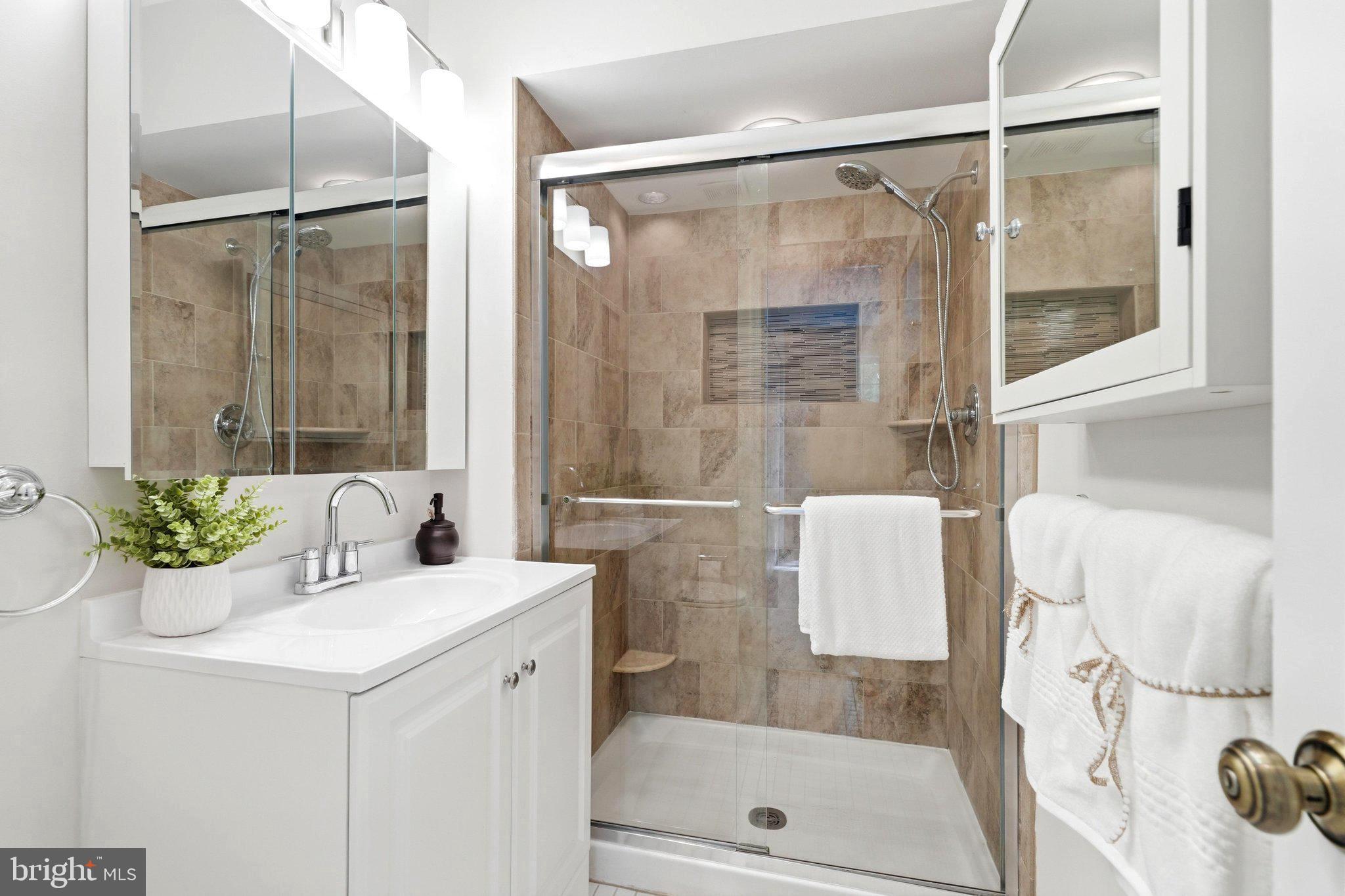 ROCKSHIRE TOWNHOMES - Residential