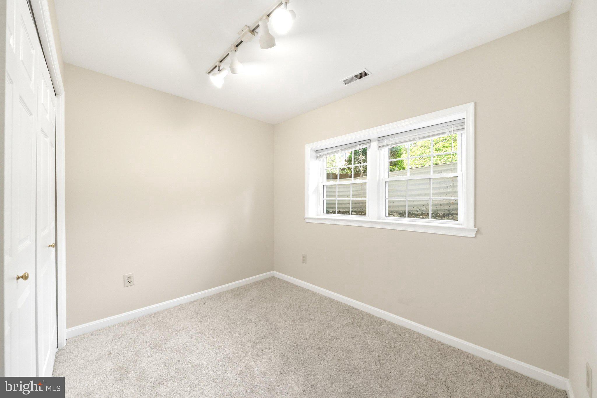 ROCKSHIRE TOWNHOMES - Residential