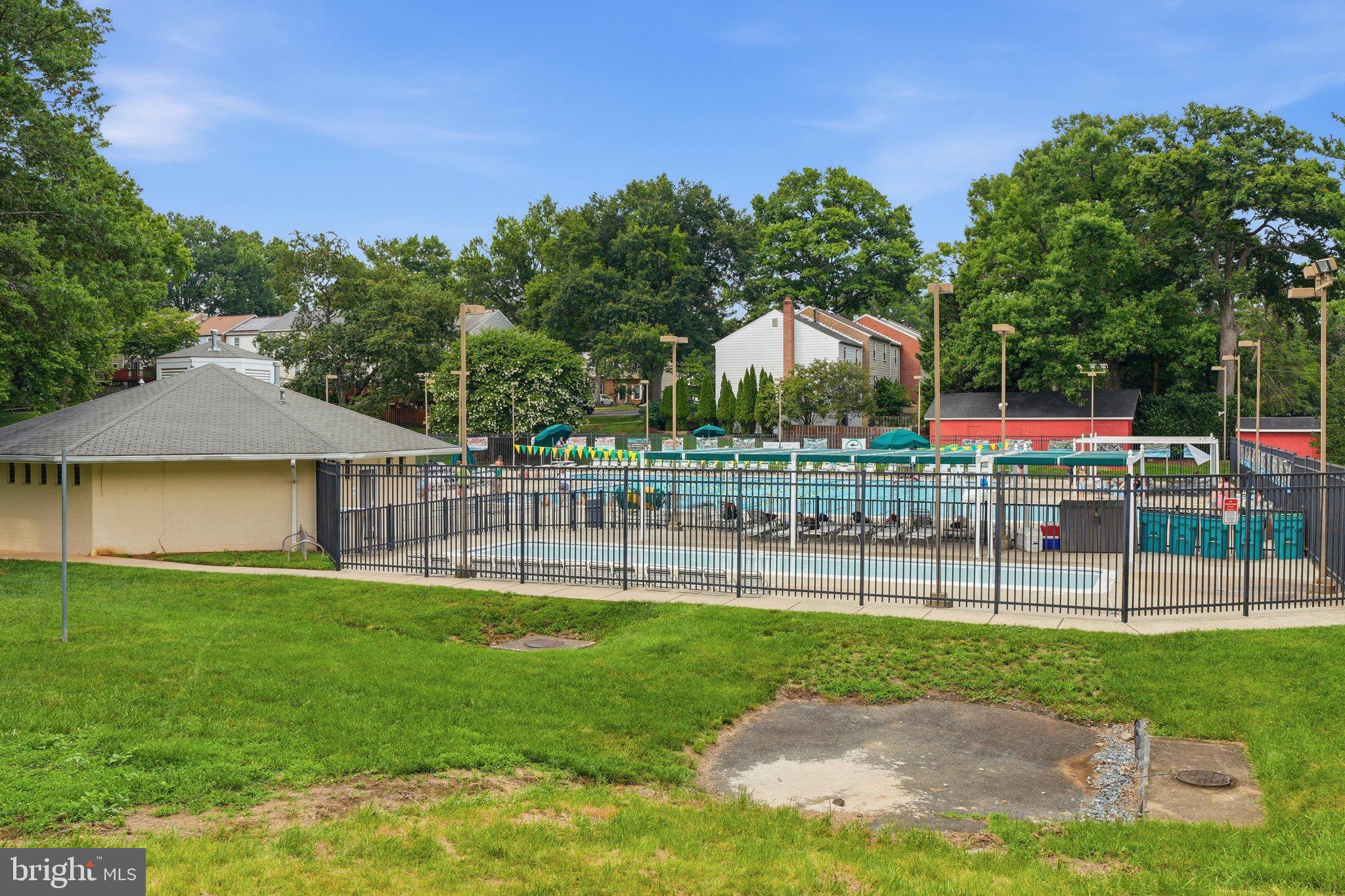 ROCKSHIRE TOWNHOMES - Residential