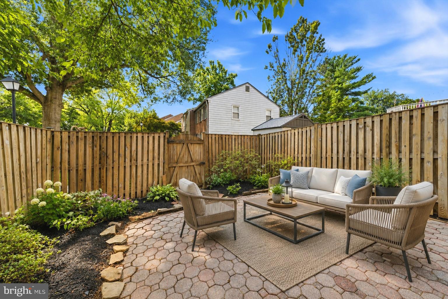 ROCKSHIRE TOWNHOMES - Residential