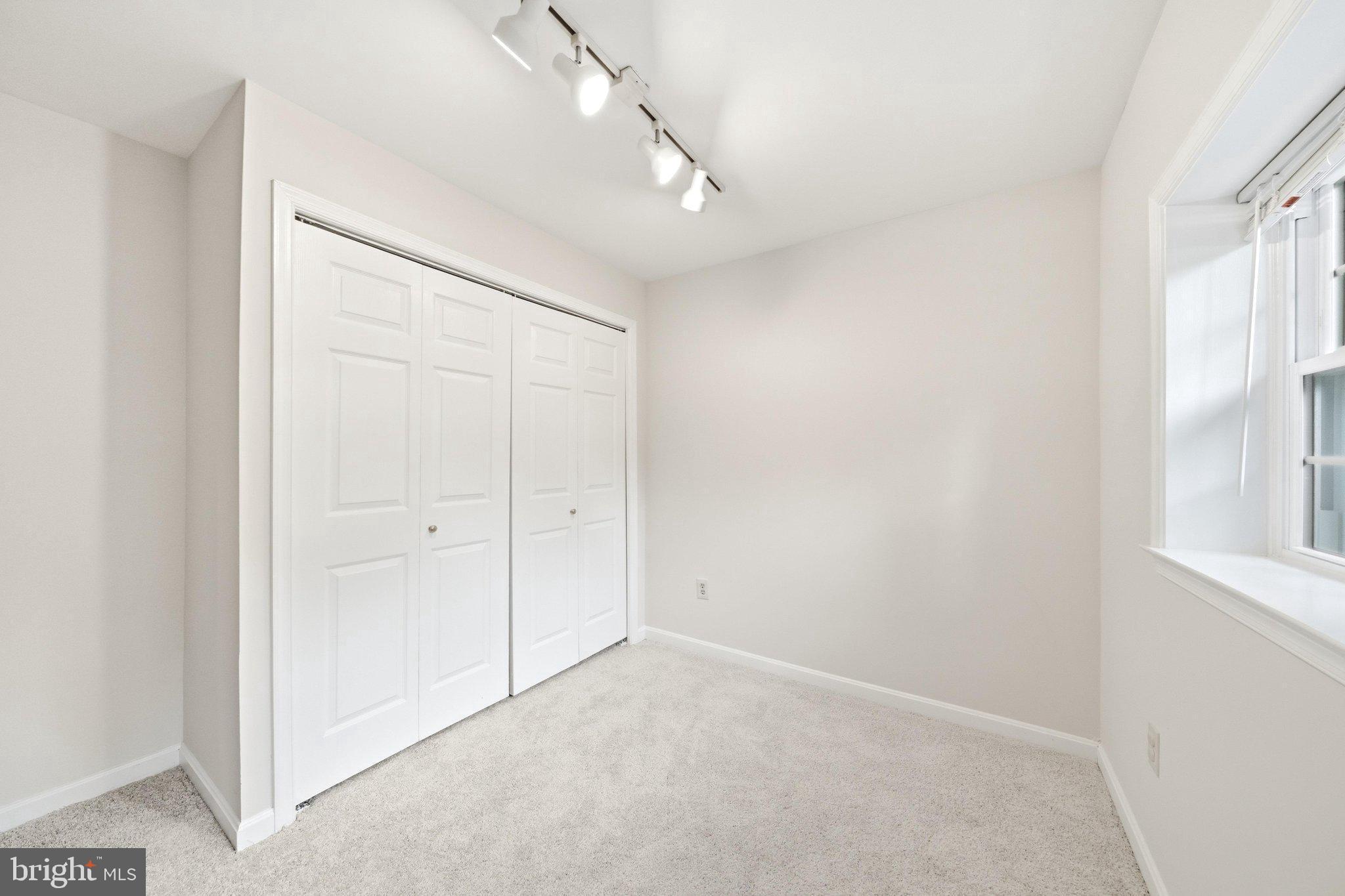 ROCKSHIRE TOWNHOMES - Residential