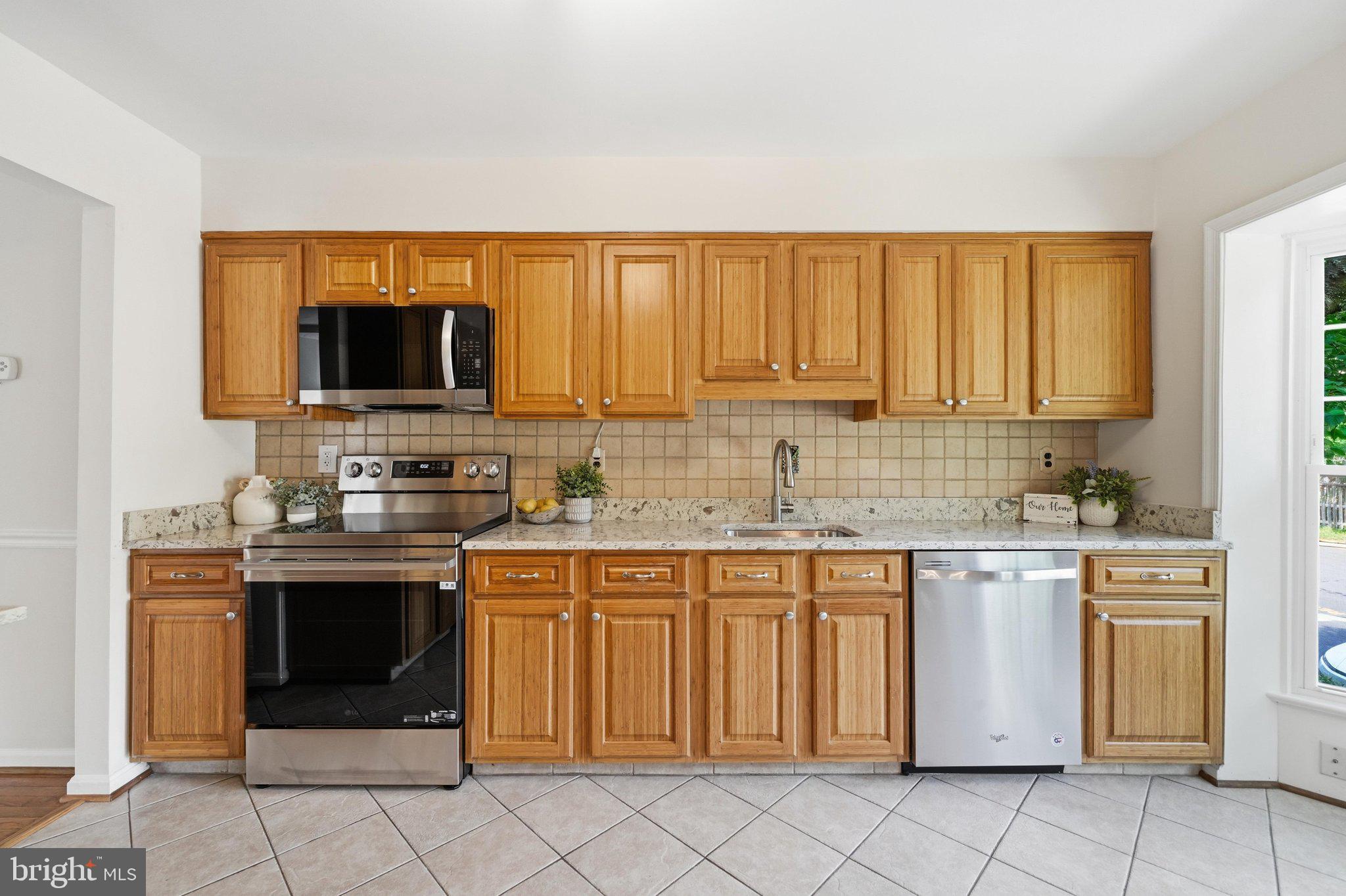 ROCKSHIRE TOWNHOMES - Residential
