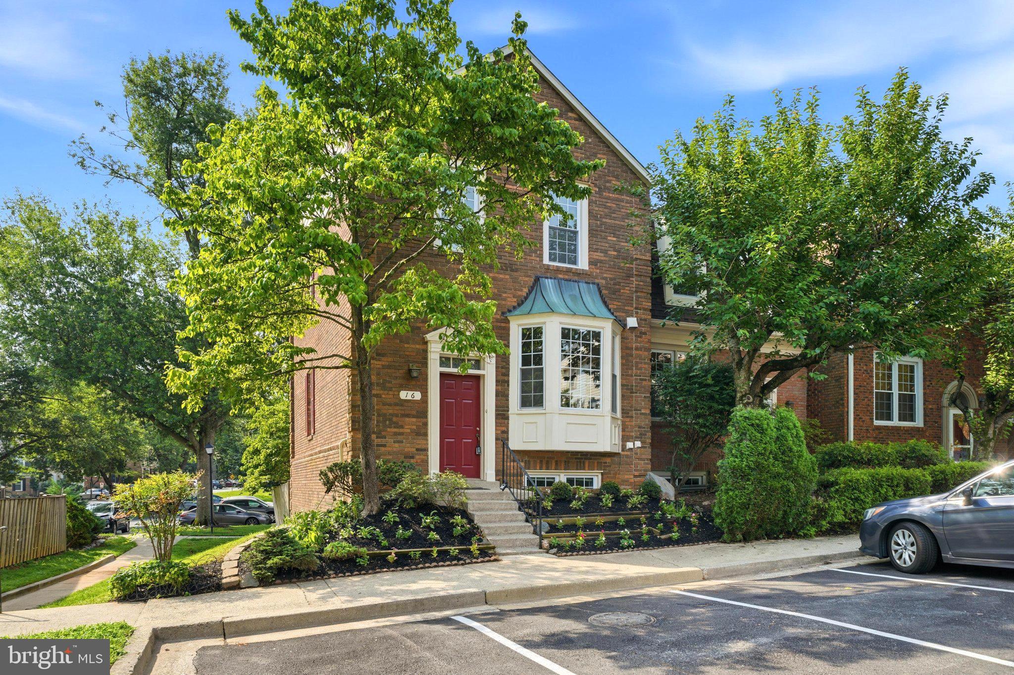 ROCKSHIRE TOWNHOMES - Residential
