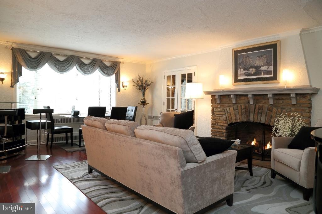 SCHOOL LANE HILLS - Residential