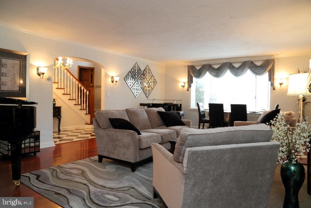 SCHOOL LANE HILLS - Residential