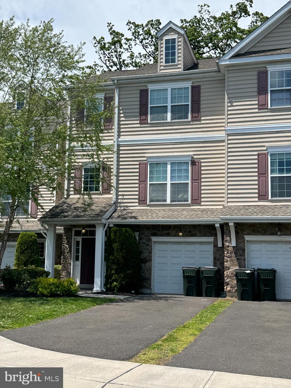 WELLINGTON ESTATES - Residential