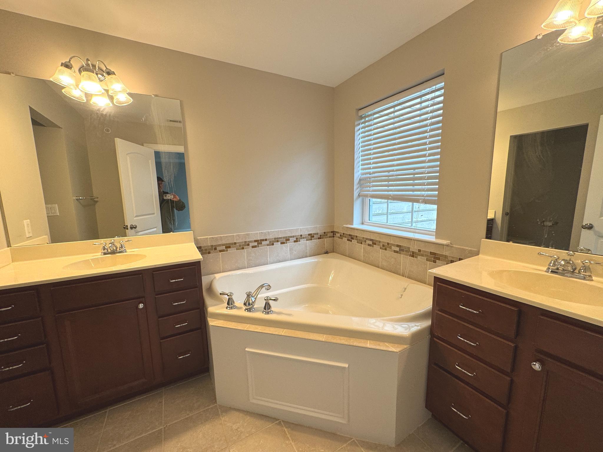 WELLINGTON ESTATES - Residential