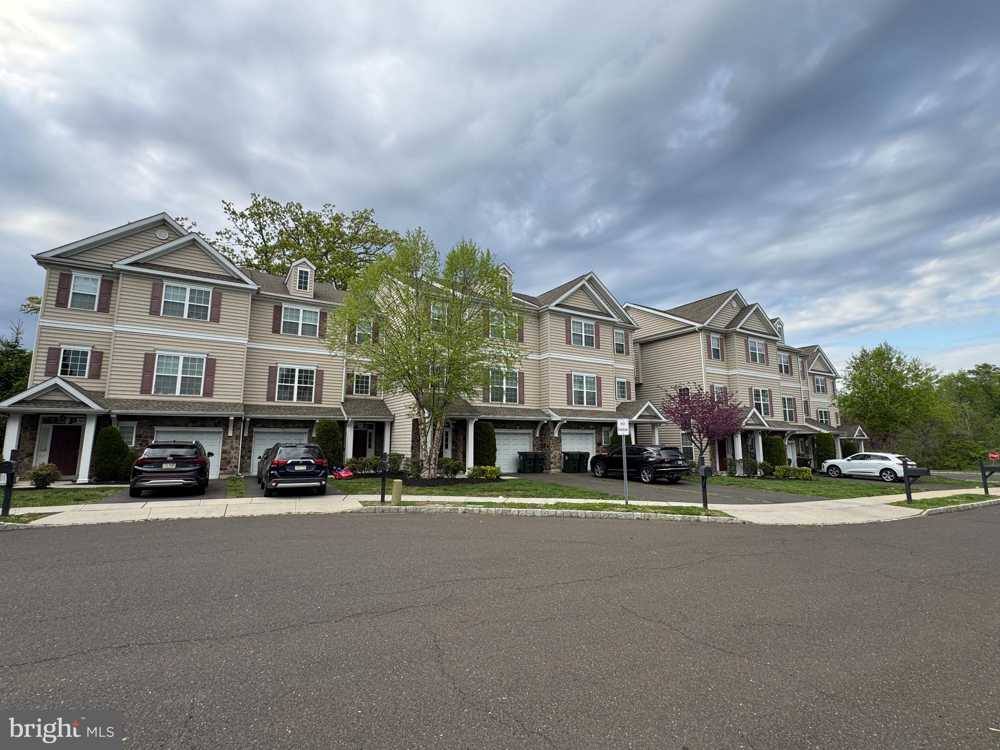 WELLINGTON ESTATES - Residential