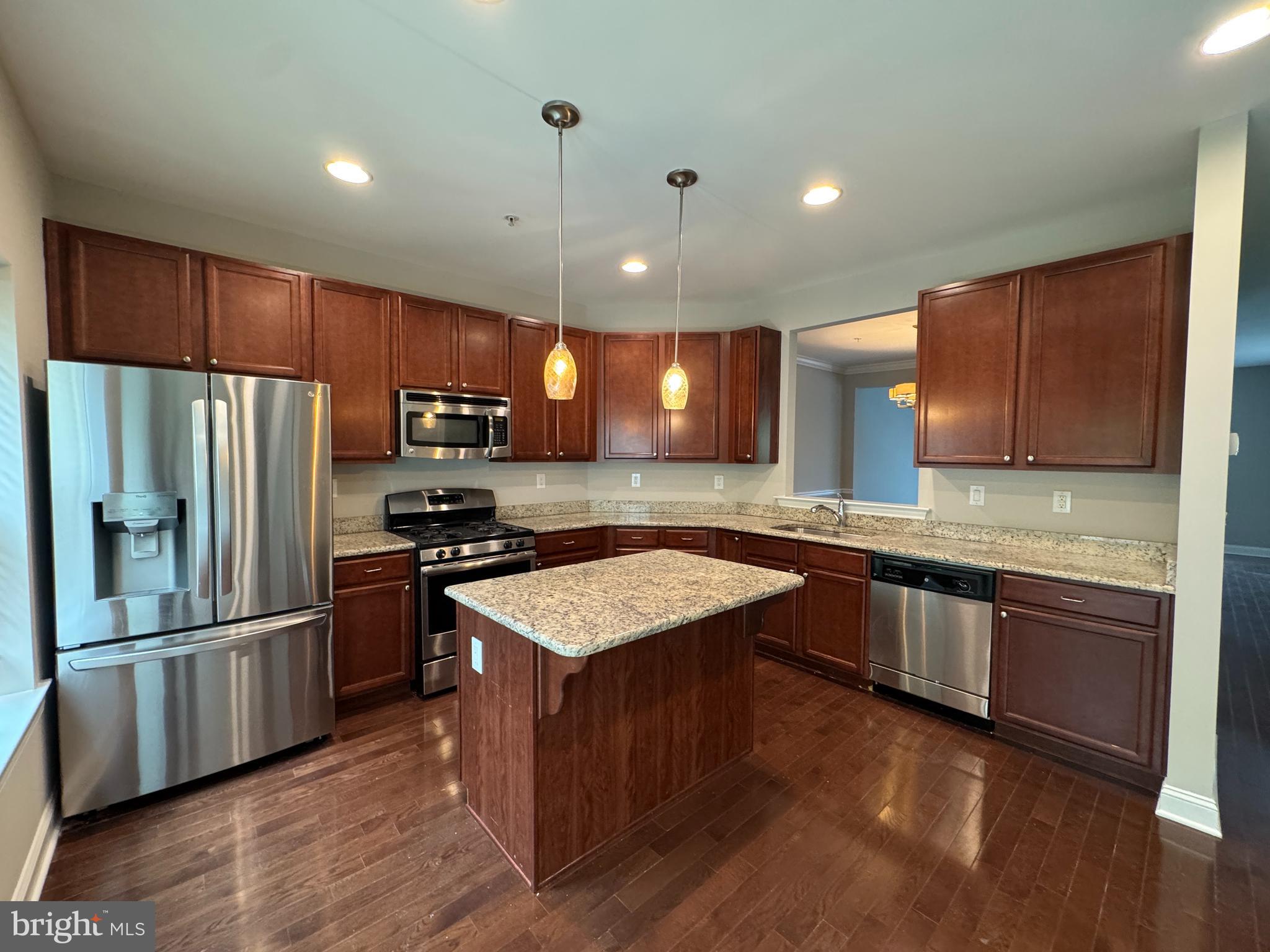 WELLINGTON ESTATES - Residential