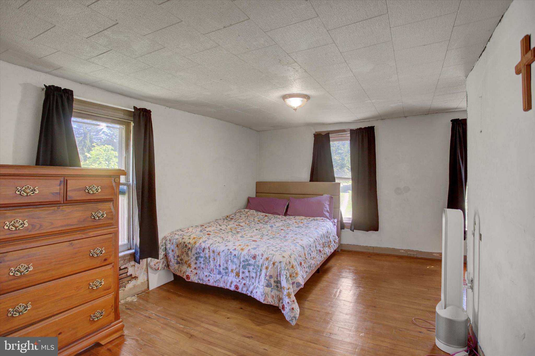 MIDDLE SPRING - Residential