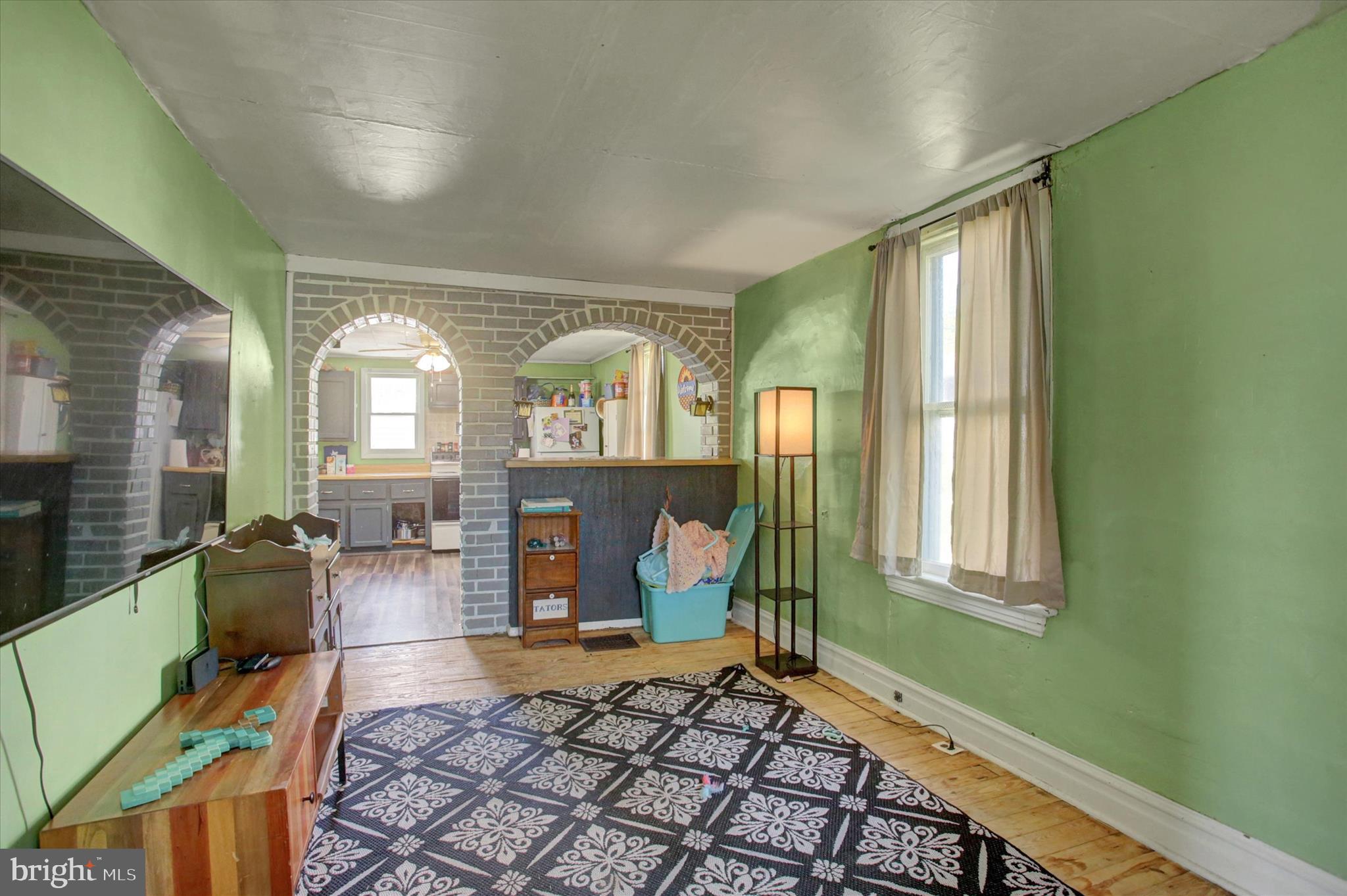 MIDDLE SPRING - Residential