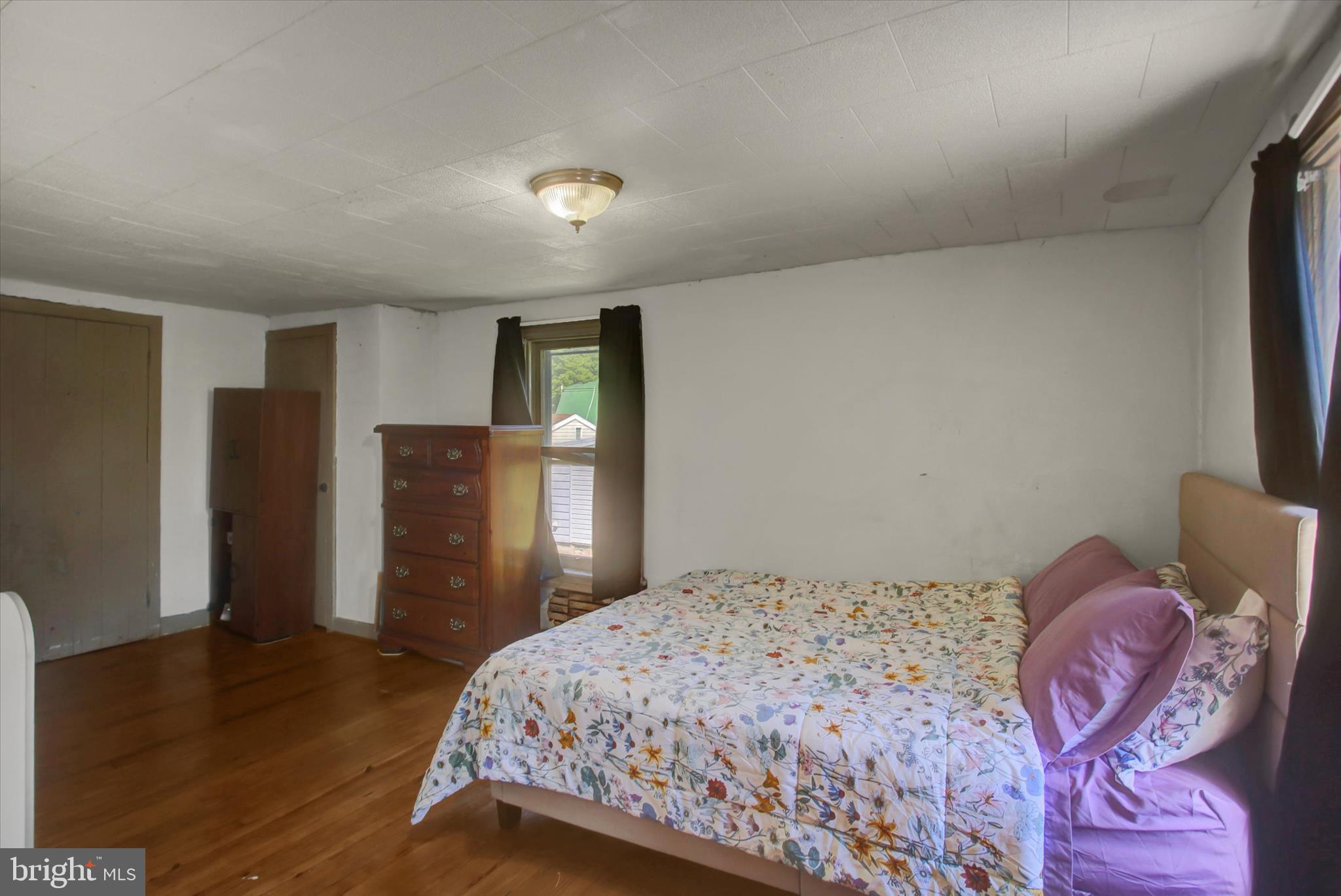 MIDDLE SPRING - Residential