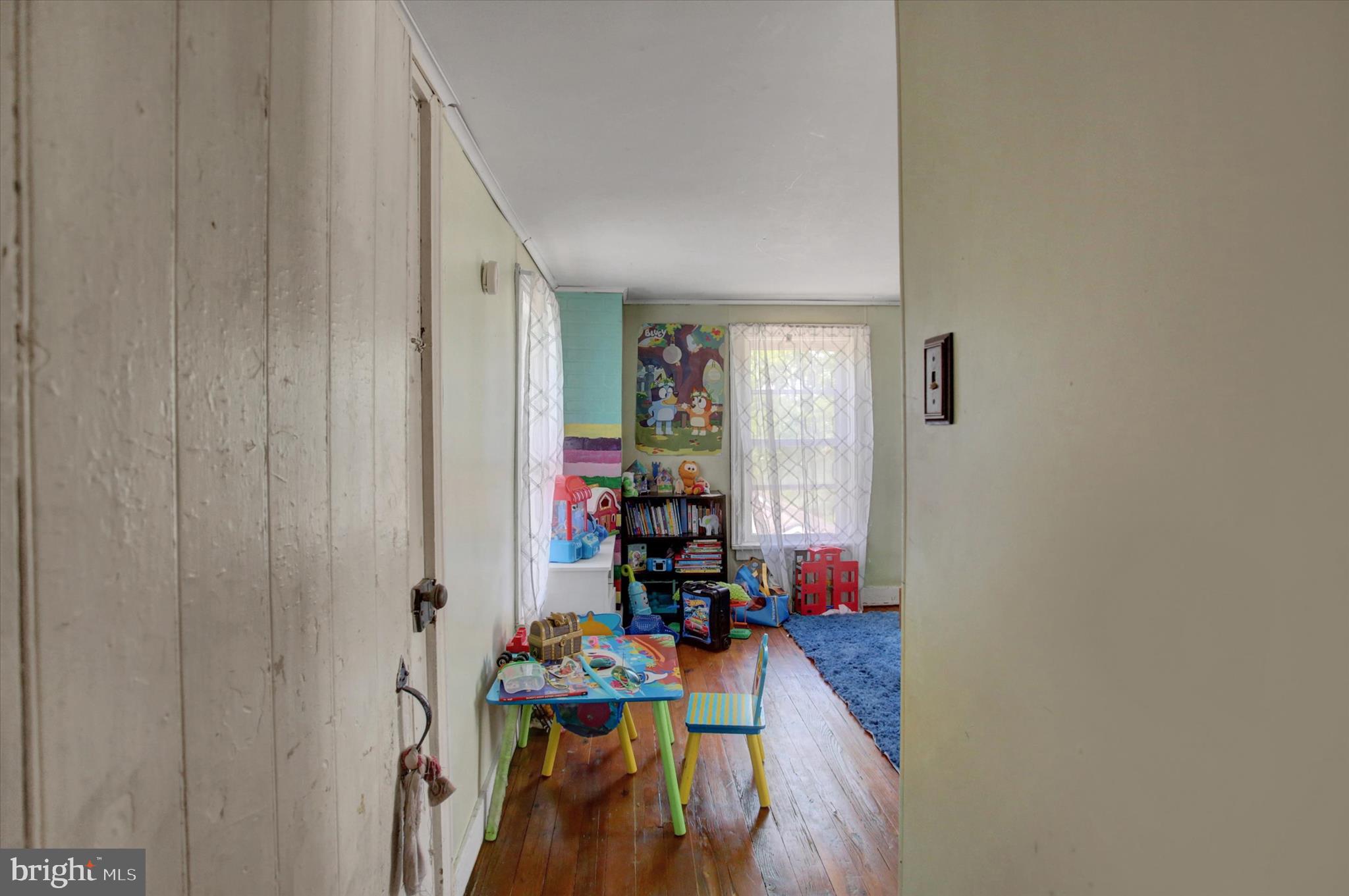 MIDDLE SPRING - Residential