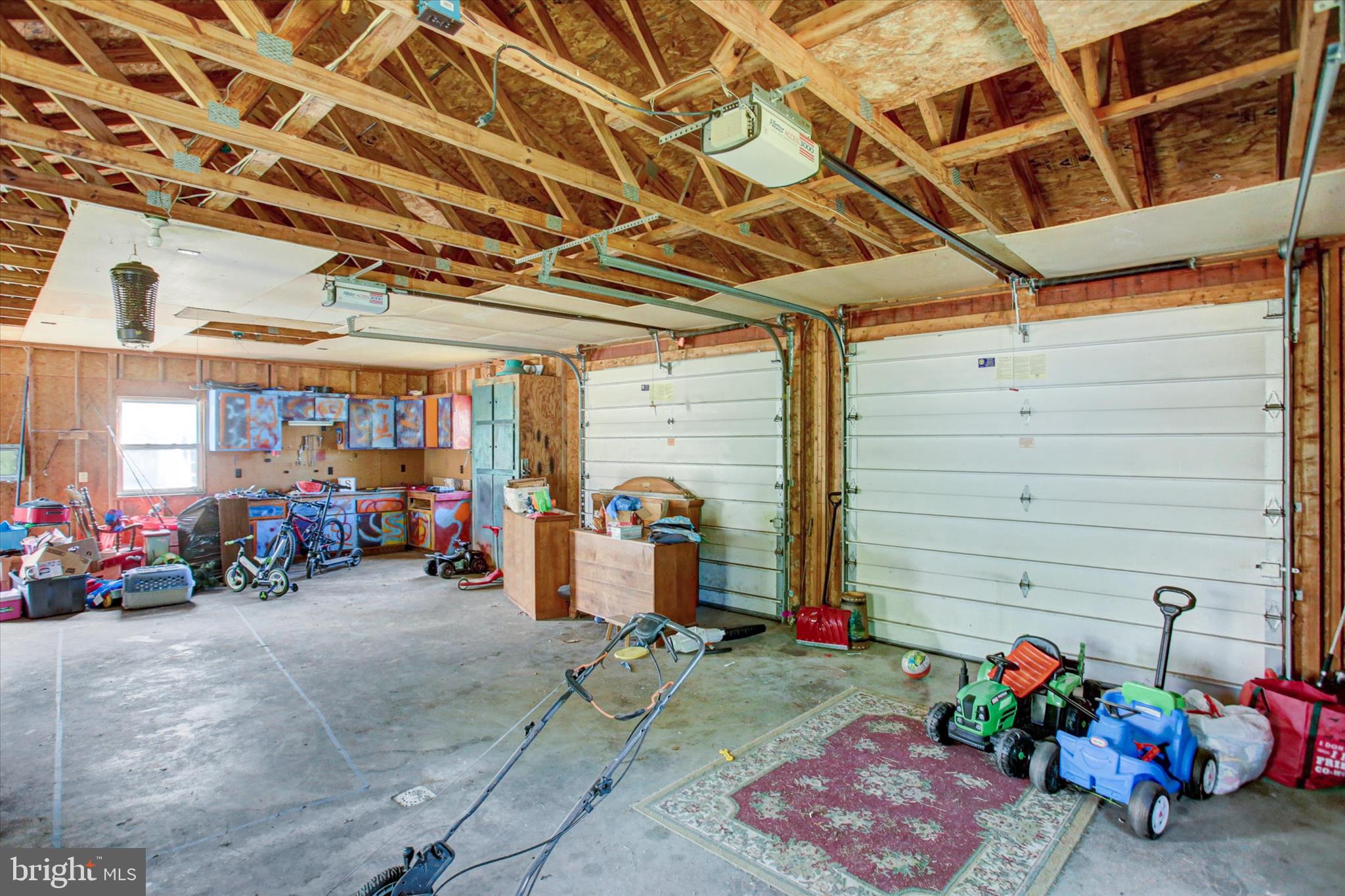 MIDDLE SPRING - Residential