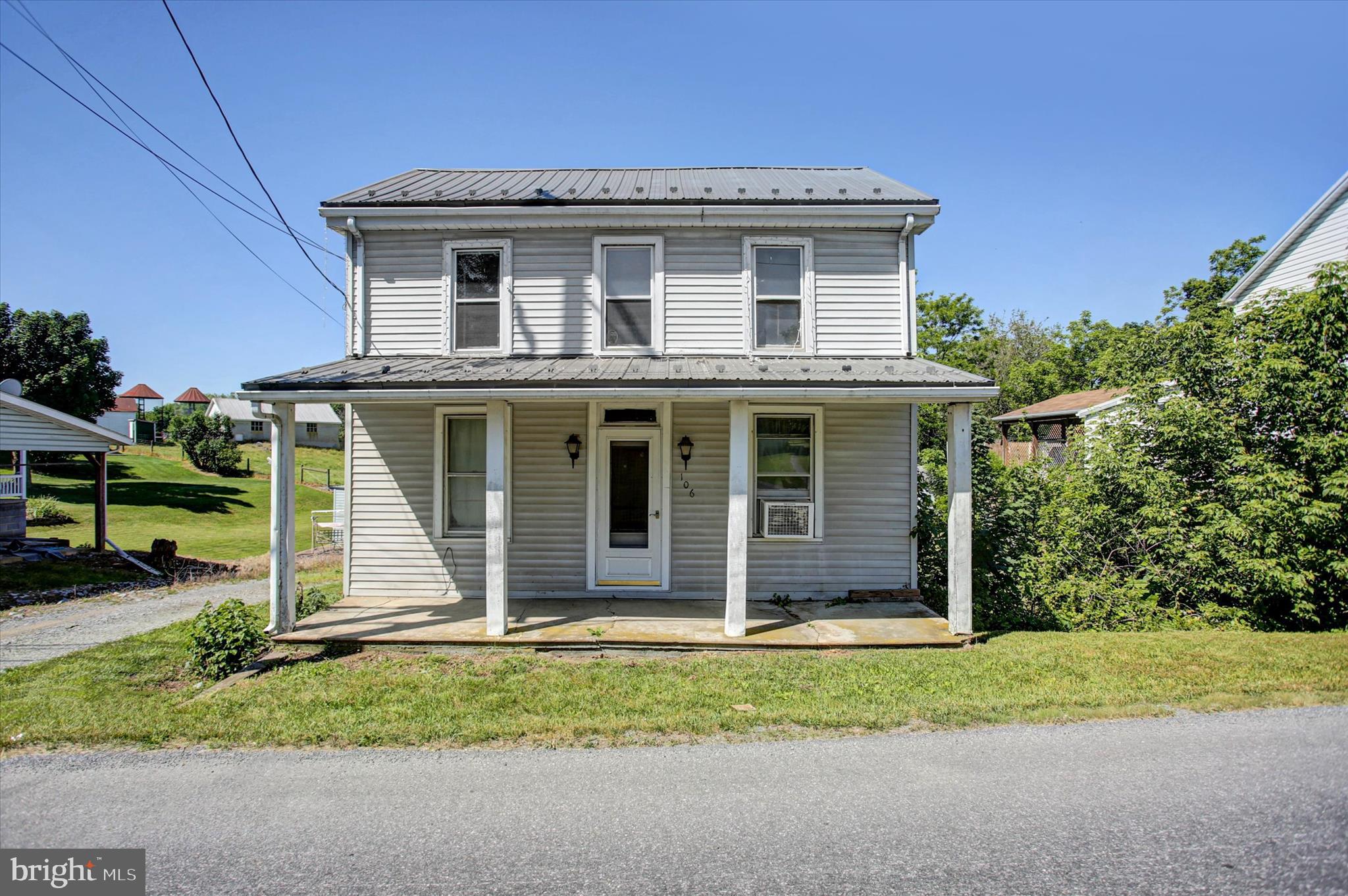 Affordable Opportunity with Endless Potential!
This 3-bedroom, 1.5-bath home is perfect for first-time homebuyers or investors looking to add to their portfolio. Featuring a detached garage and storage shed, the property offers plenty of space for storage, hobbies, or projects. Priced to sell, the seller is offering $5,000 in buyer assistance to help make homeownership even more attainable. Bring your vision and make this home your own with a few personal touches and updates. A motivated seller is ready to move on to her forever home and welcomes your offer. Don't miss this great opportunity!