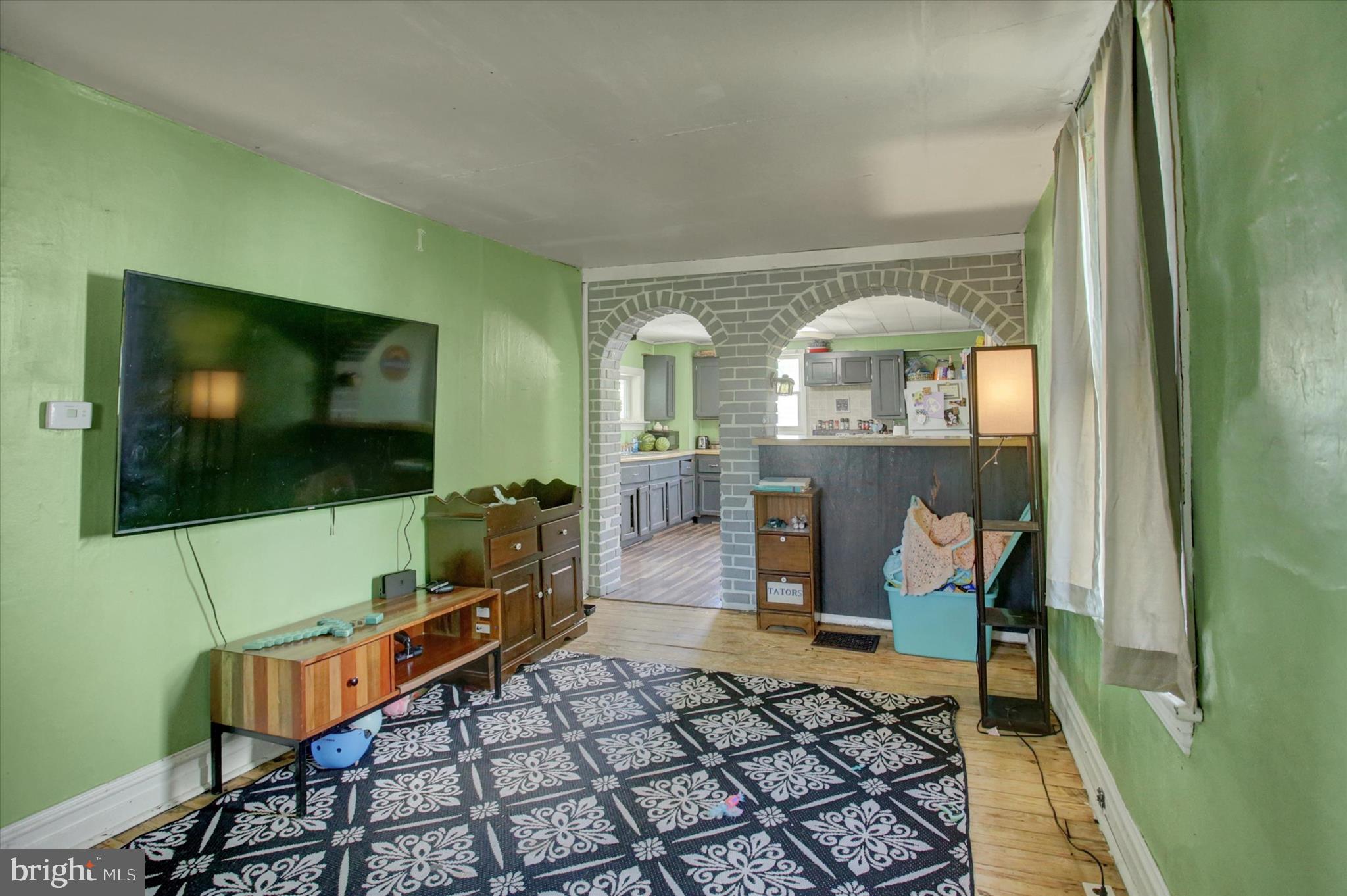 MIDDLE SPRING - Residential