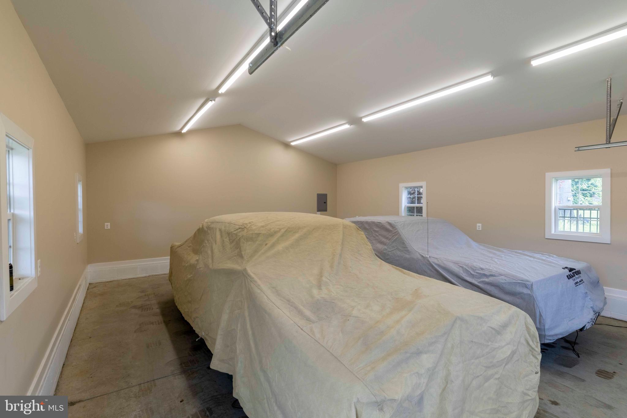 HUNTINGDON VALLEY - Residential
