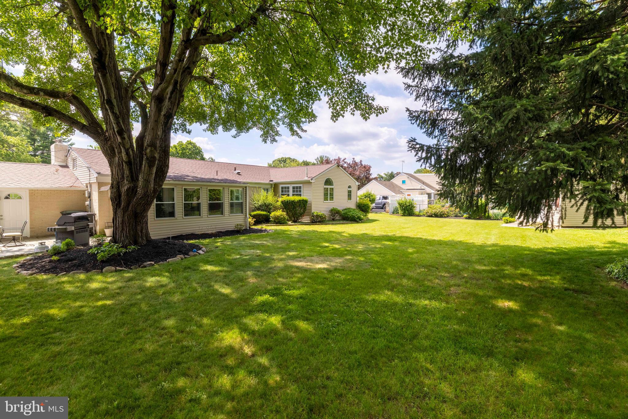 HUNTINGDON VALLEY - Residential