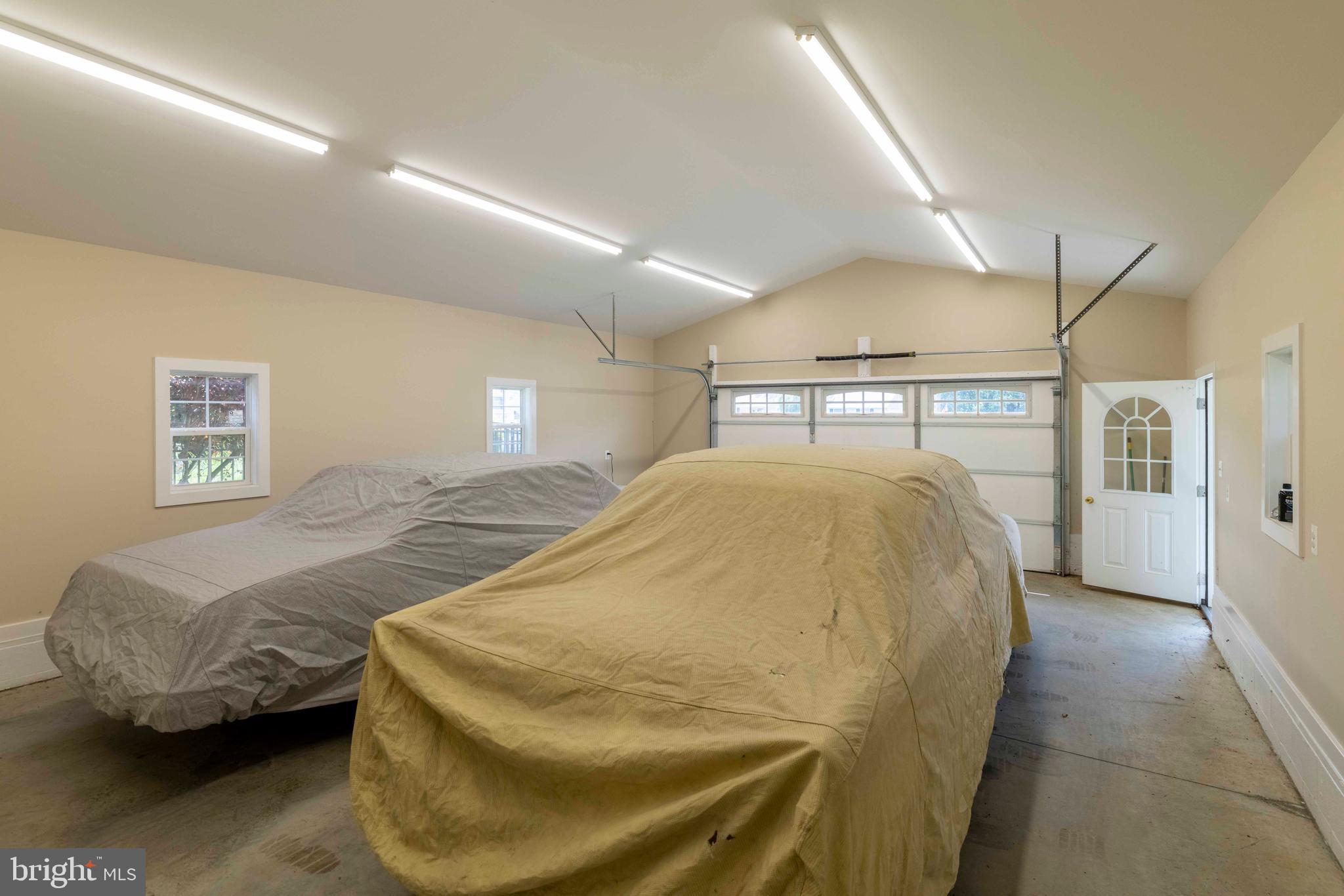 HUNTINGDON VALLEY - Residential