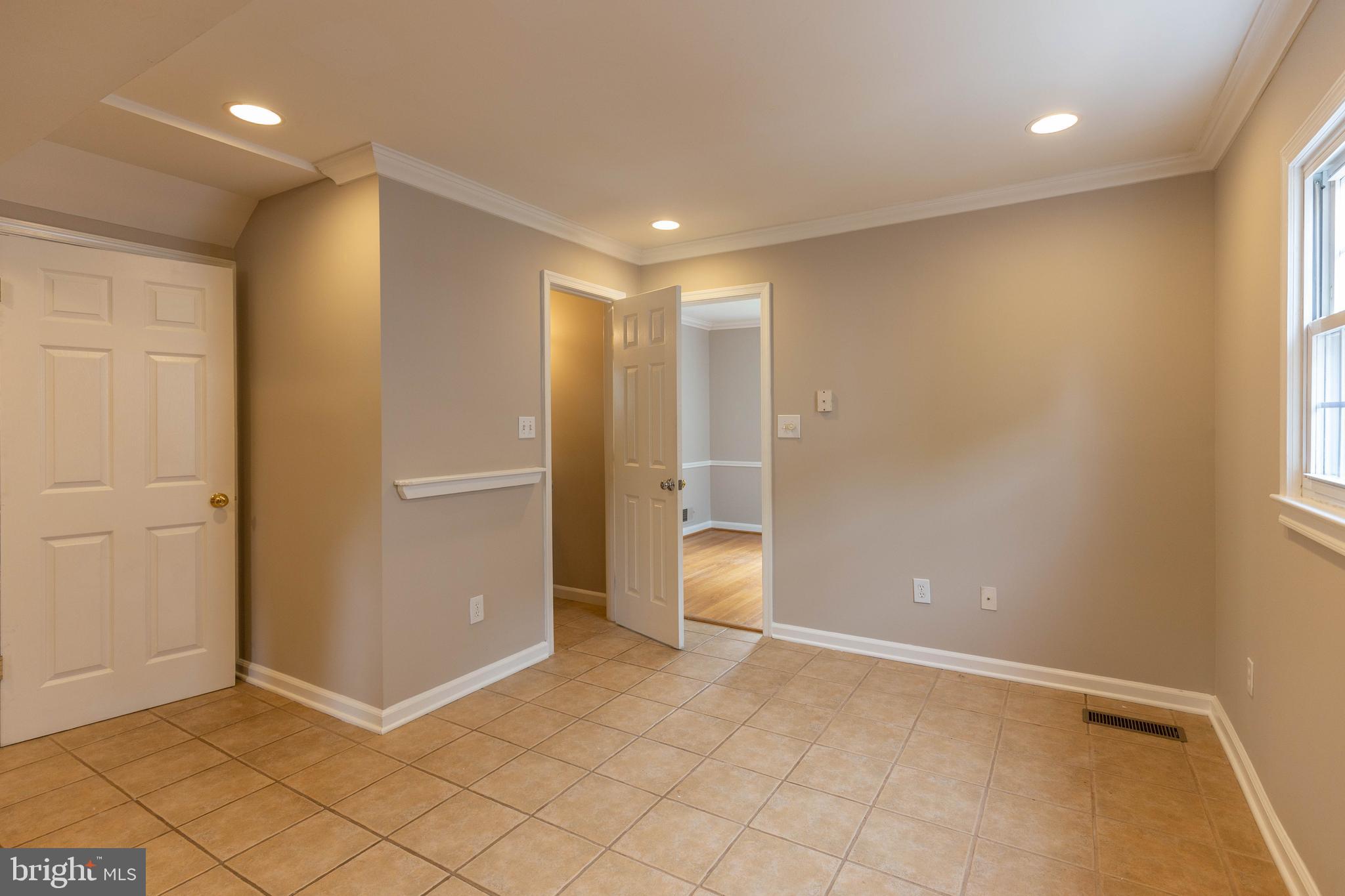 GLENCARLYN - Residential Lease