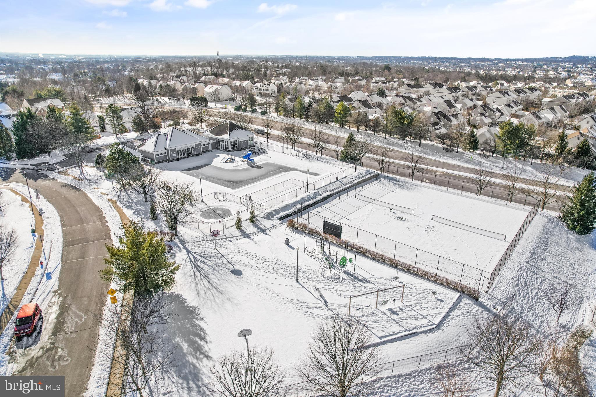 ASHBURN VILLAGE - Residential