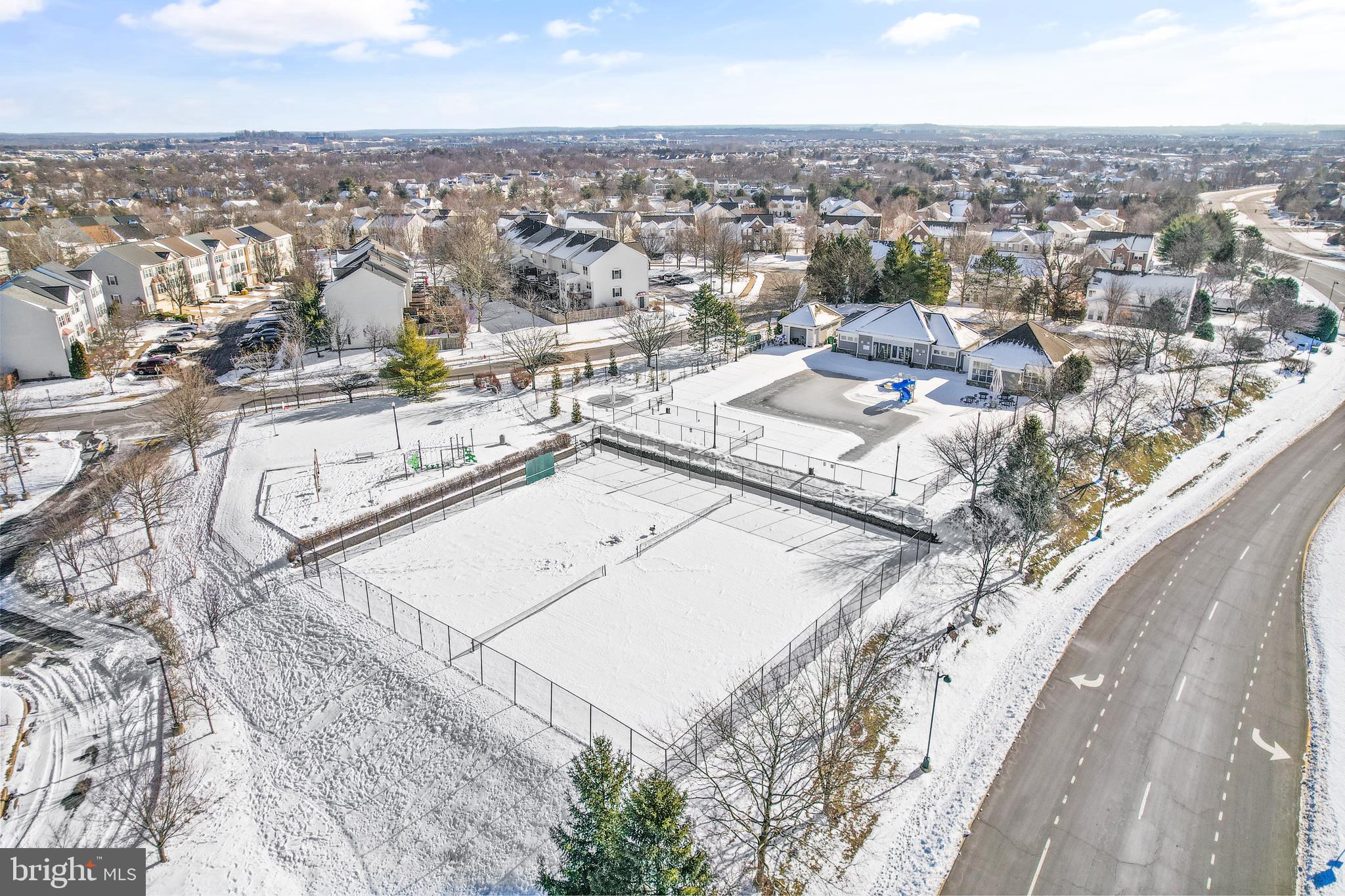 ASHBURN VILLAGE - Residential