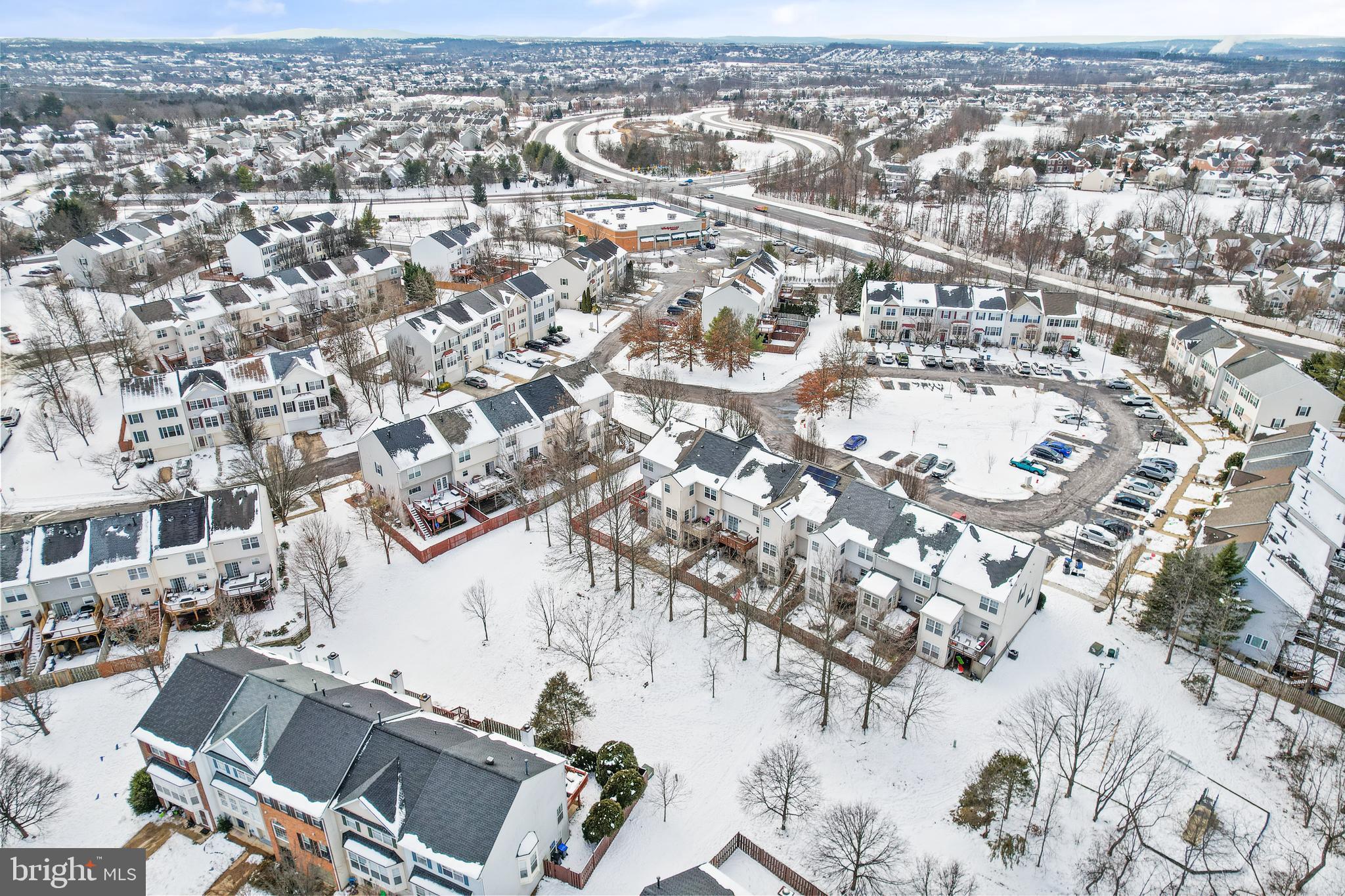 ASHBURN VILLAGE - Residential