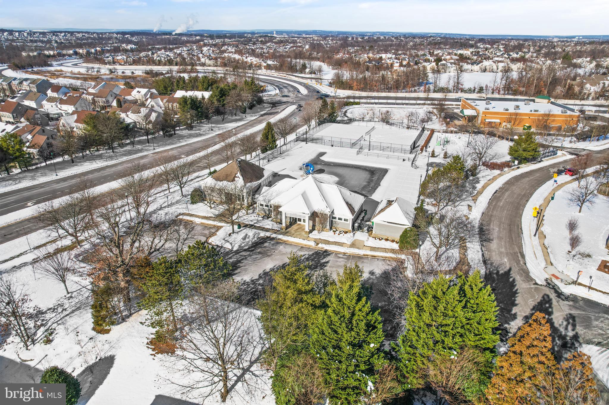 ASHBURN VILLAGE - Residential