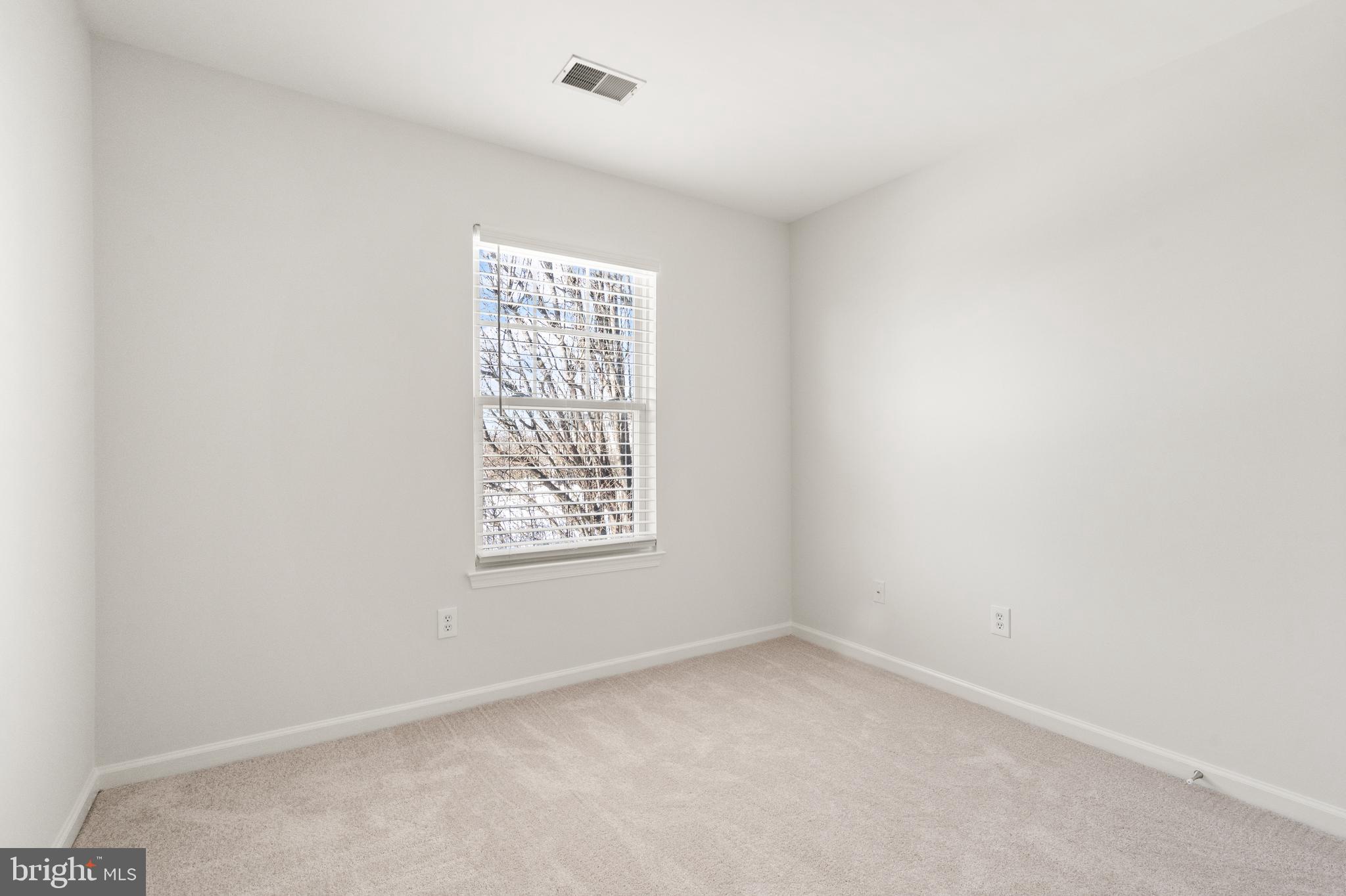 ASHBURN VILLAGE - Residential