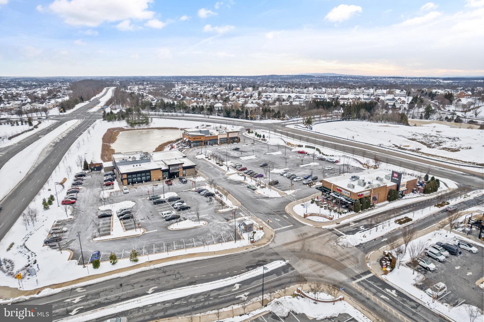 ASHBURN VILLAGE - Residential