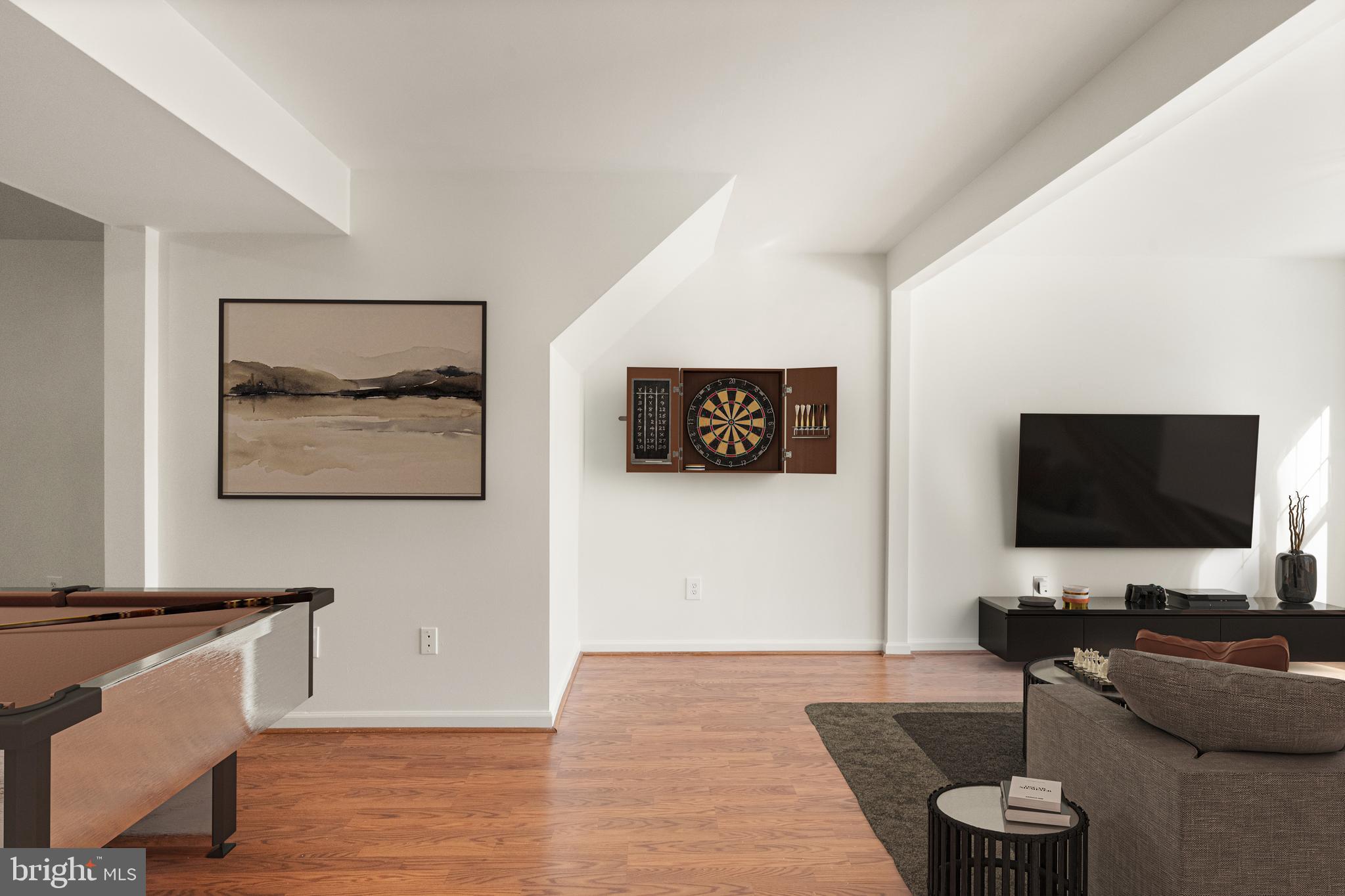 ASHBURN VILLAGE - Residential