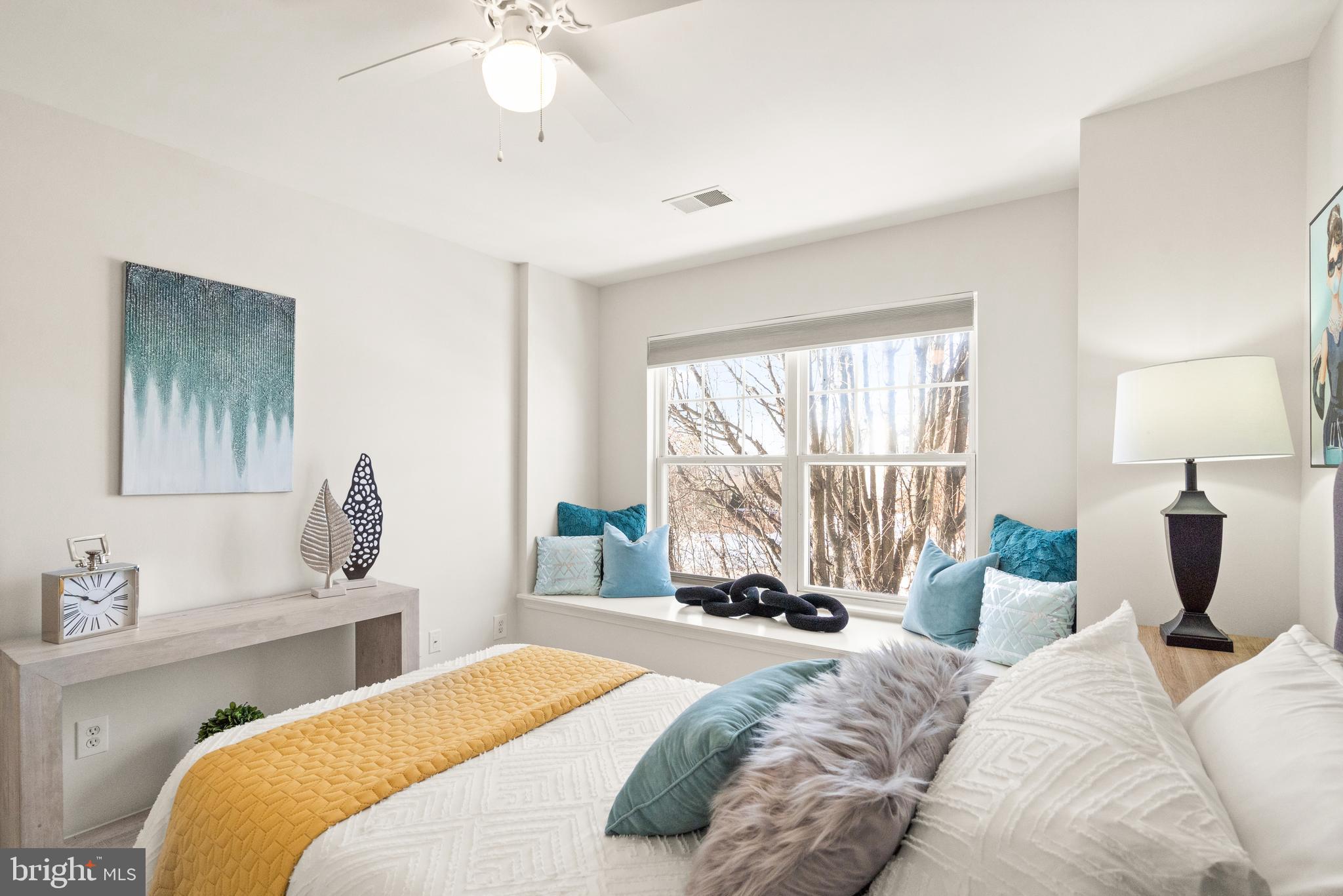 ASHBURN VILLAGE - Residential