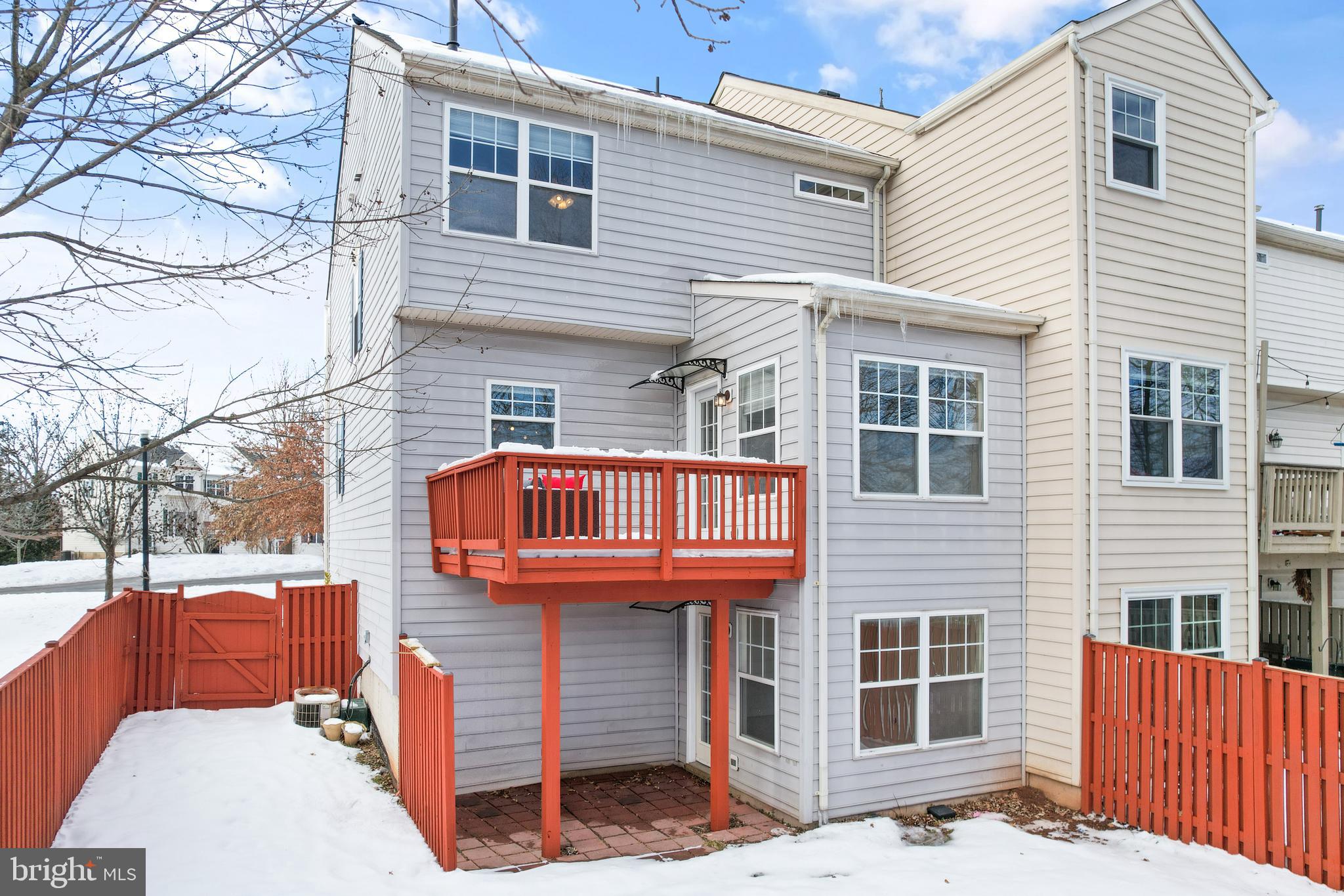ASHBURN VILLAGE - Residential