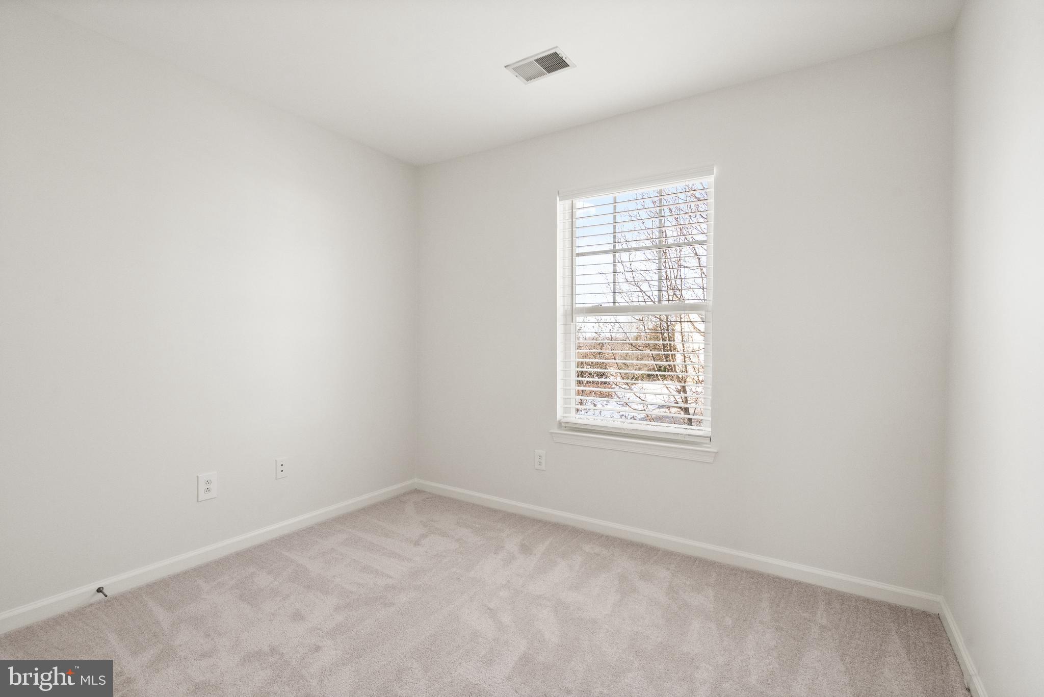 ASHBURN VILLAGE - Residential