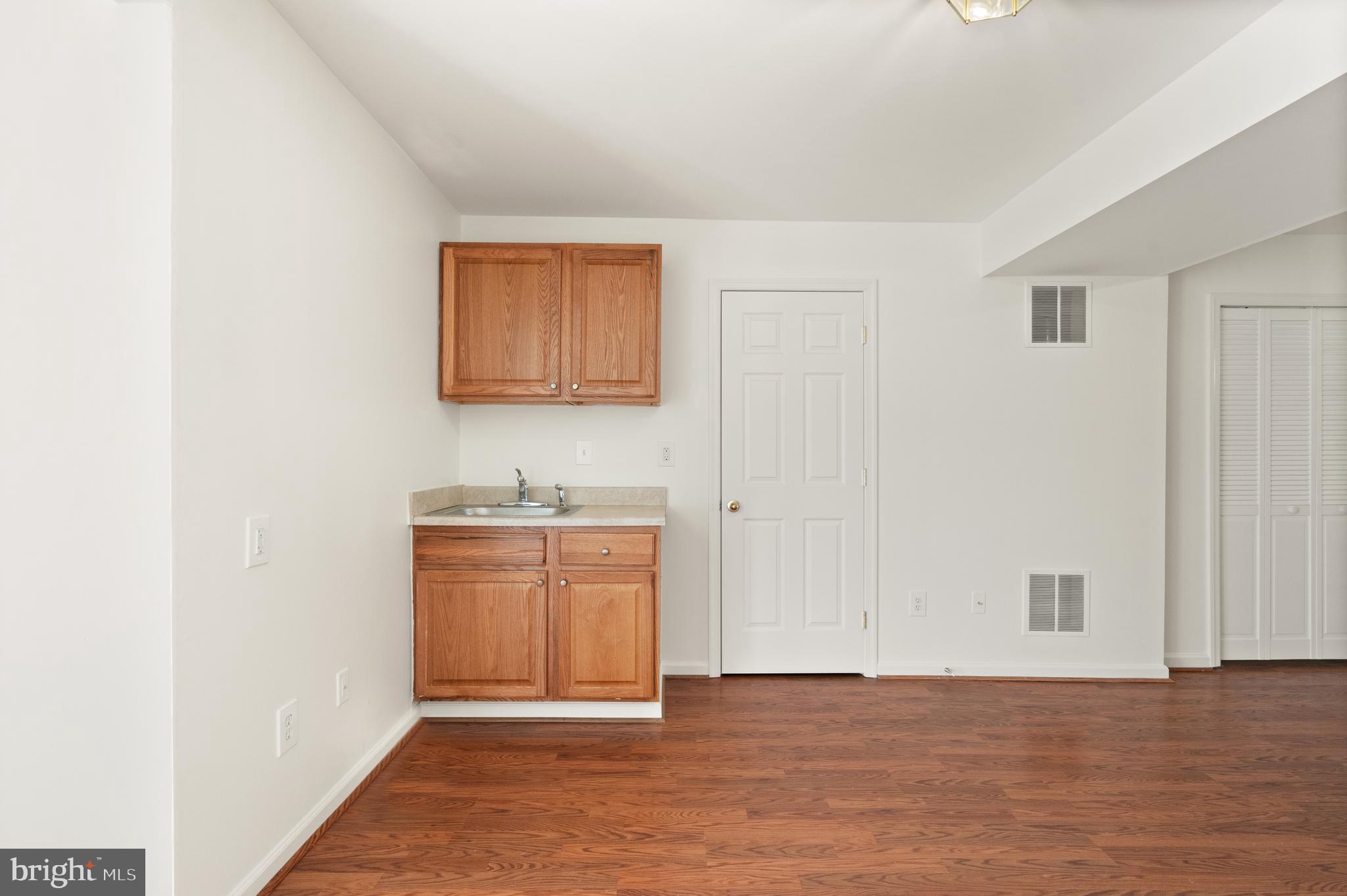 ASHBURN VILLAGE - Residential