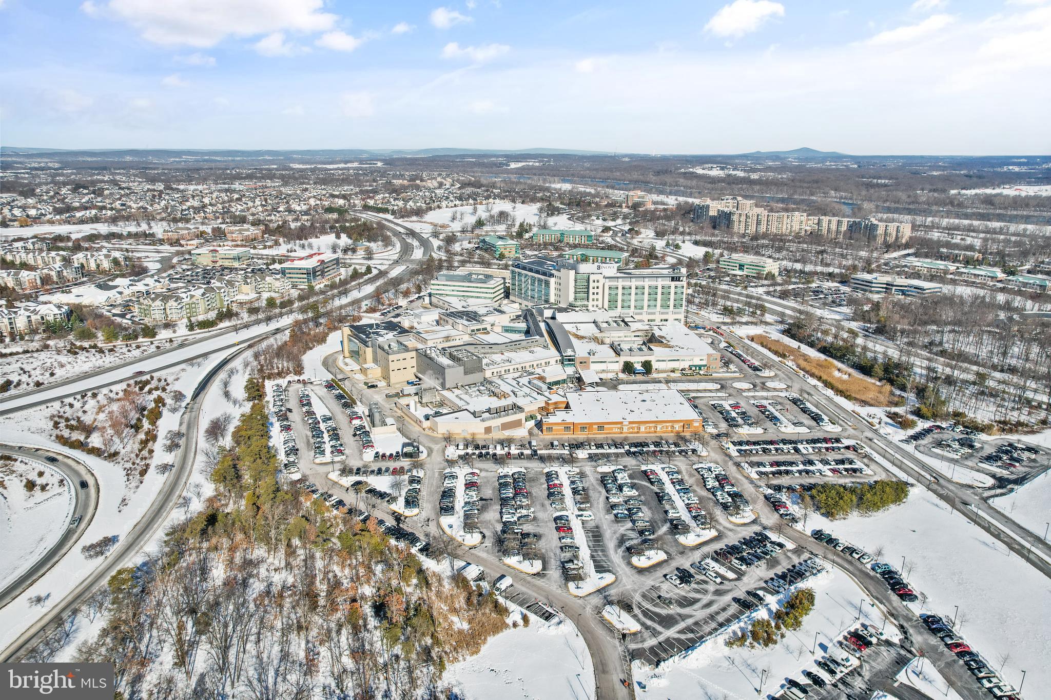 ASHBURN VILLAGE - Residential