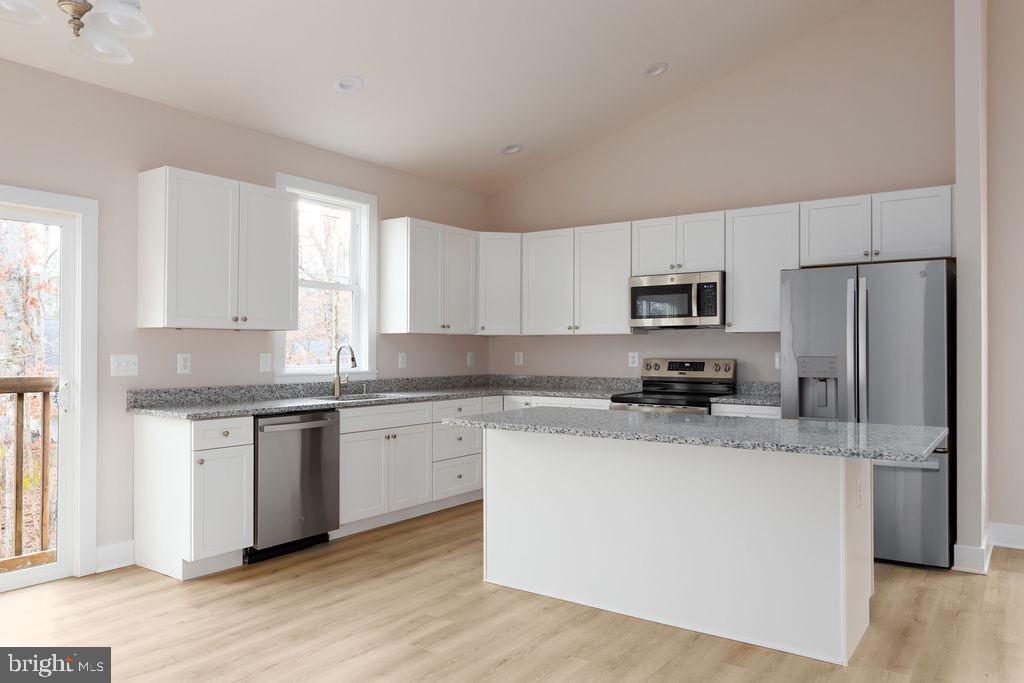 LAKE HOLIDAY ESTATES - Residential