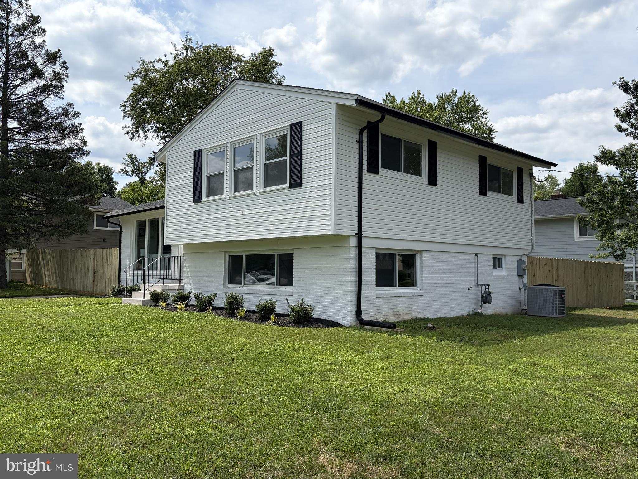 GREENWOOD KNOLLS - Residential