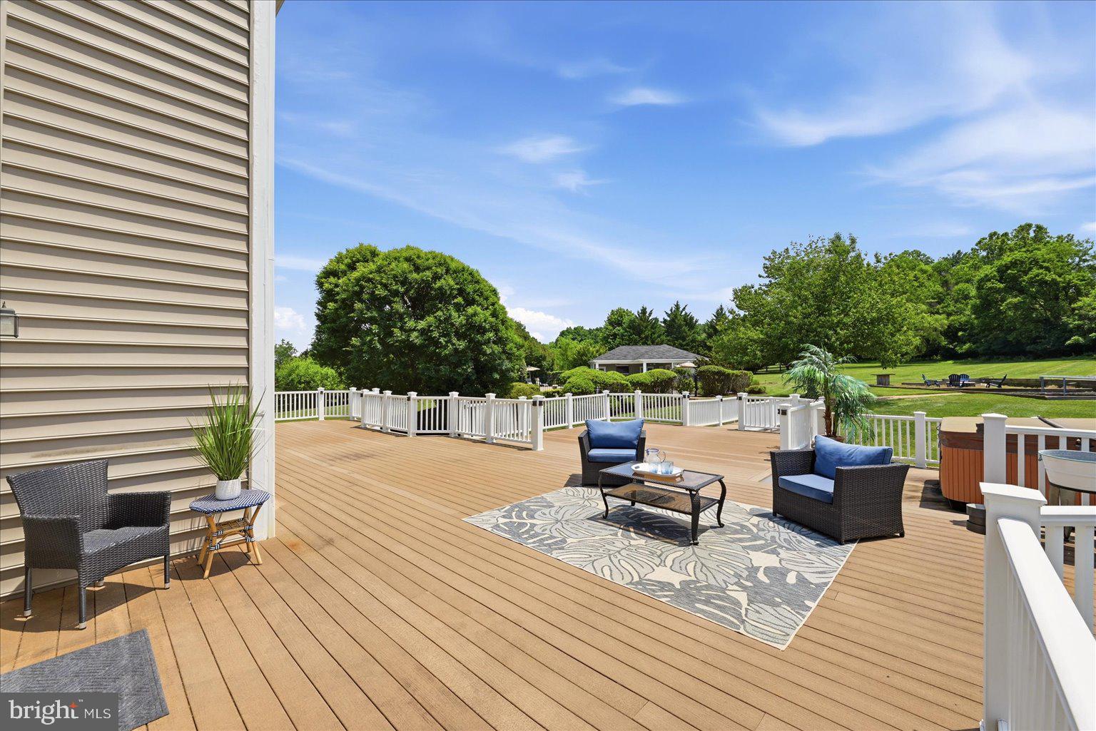 OAK KNOLL FARMS - Residential