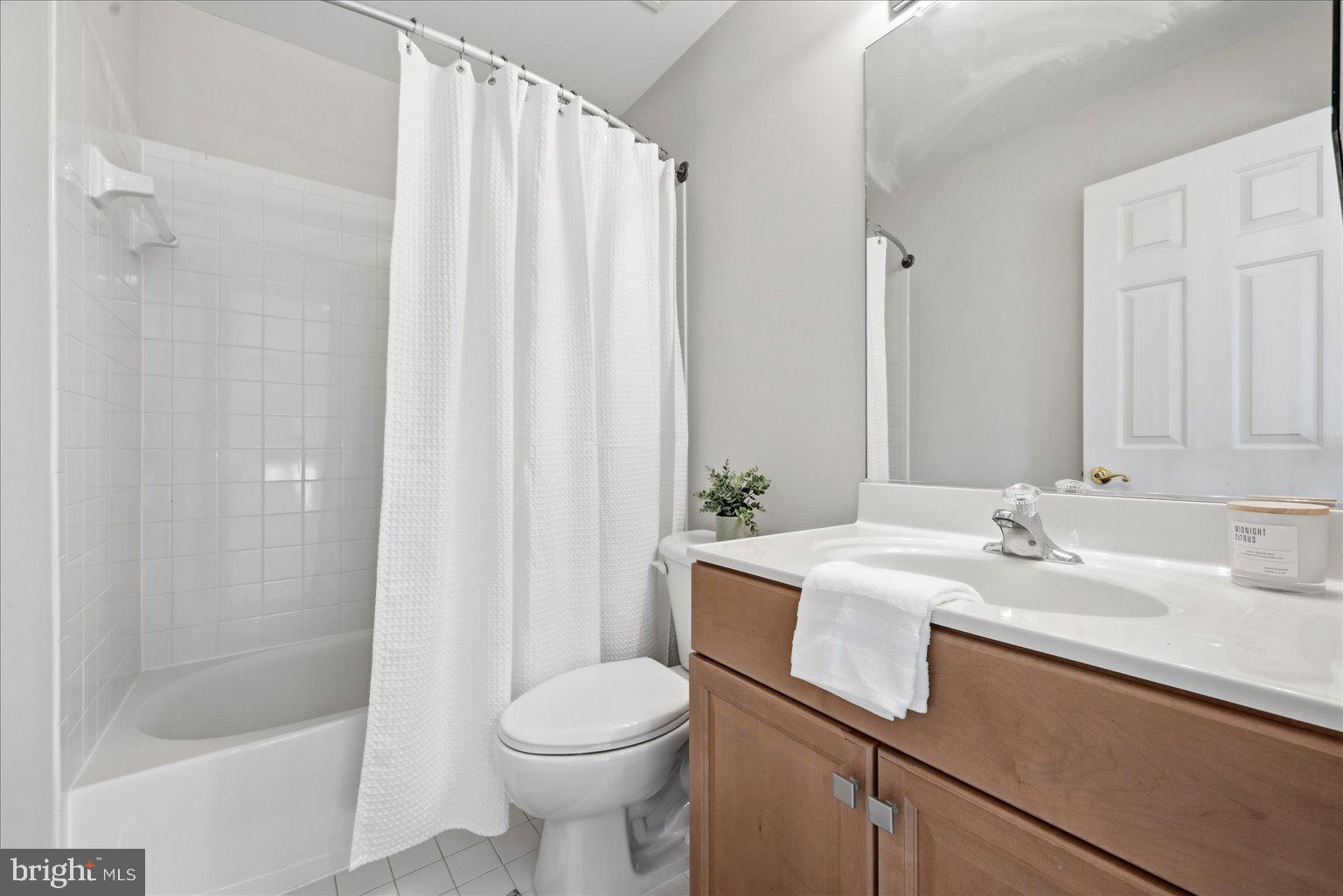 OAK KNOLL FARMS - Residential