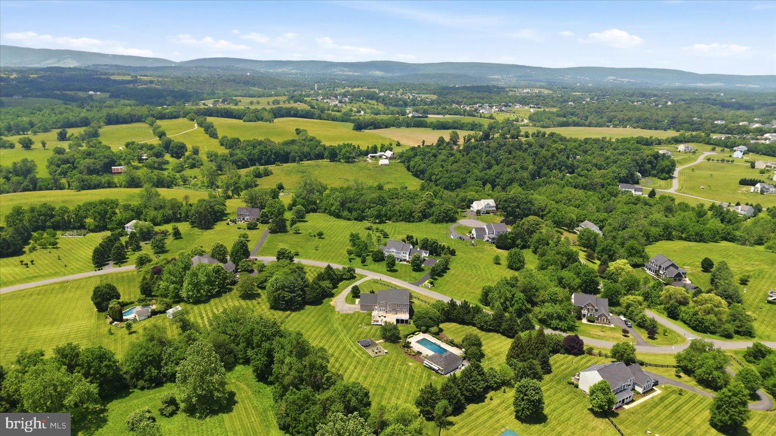 OAK KNOLL FARMS - Residential